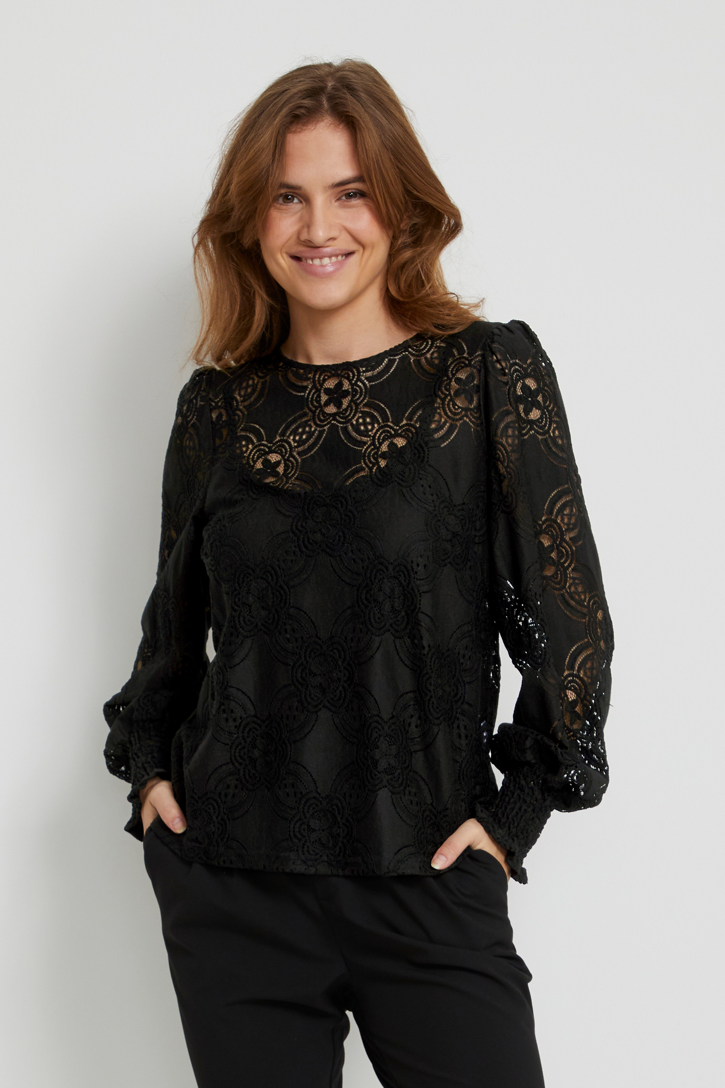 KAraula Blouse LOOKBOOK FRONT 10506348-100121