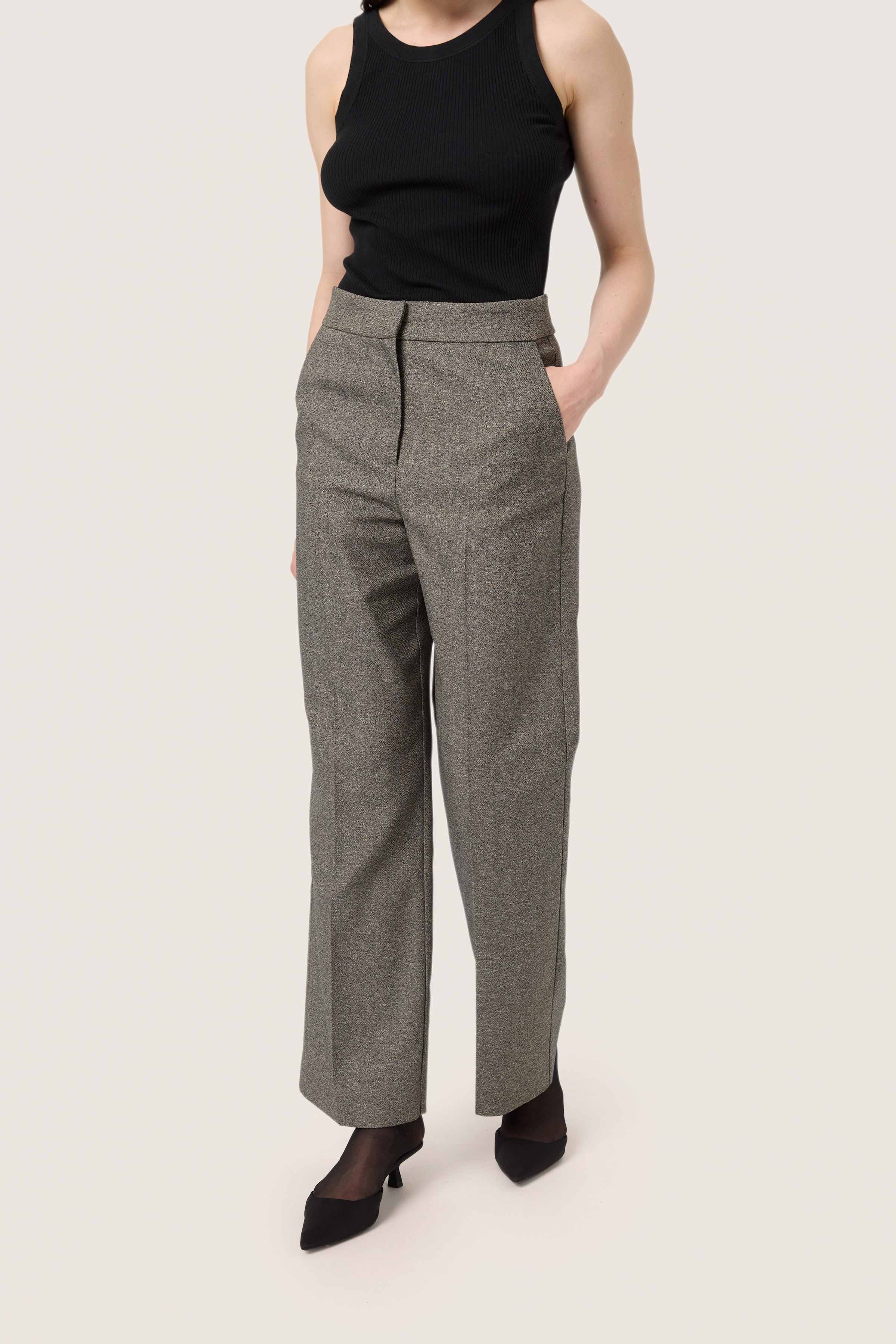 SLBarbora Trousers LOOKBOOK FRONT 30407840-302718