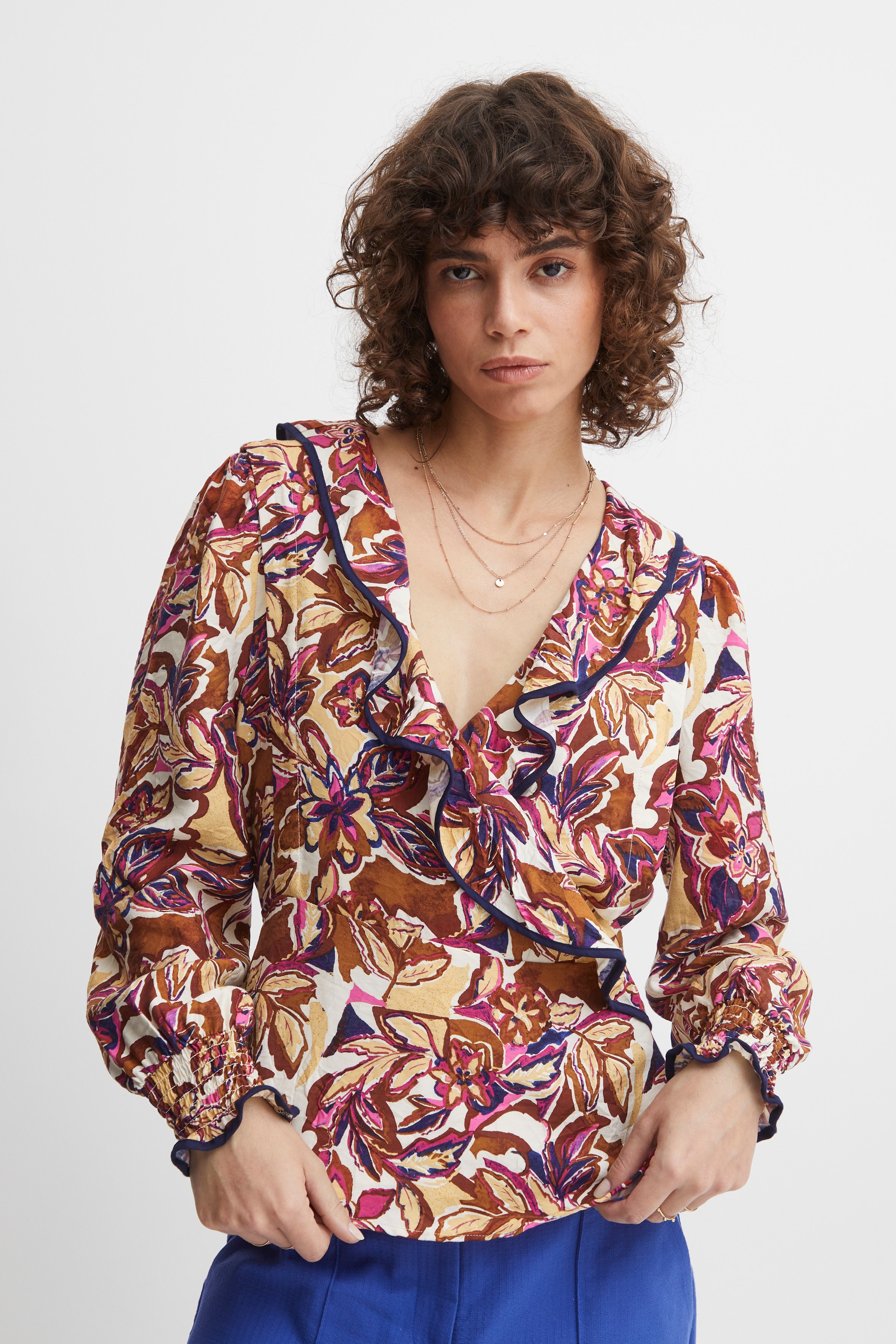 IRNELSON Blouse LOOKBOOK FRONT 20117848-191536