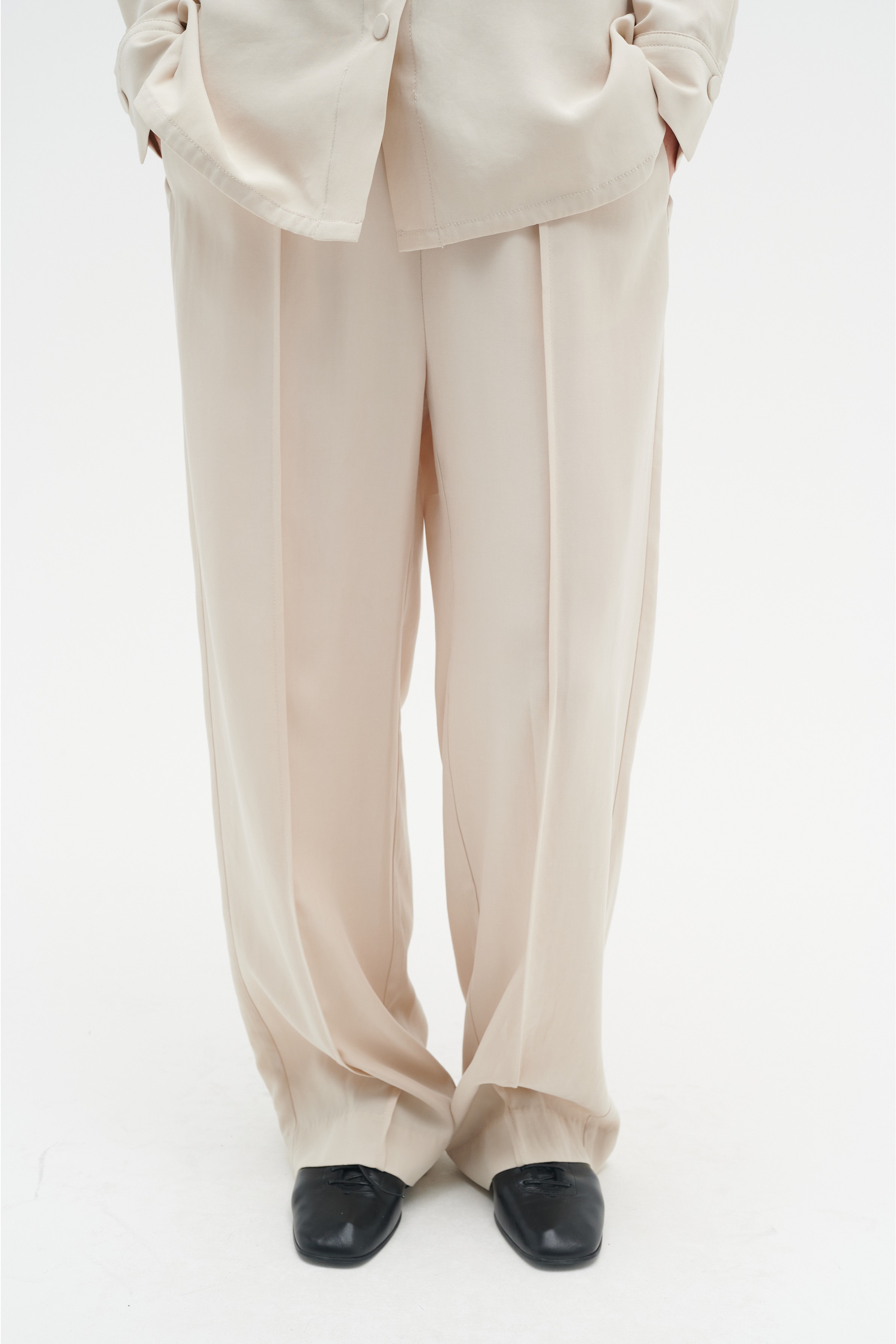 PamaIW Trousers LOOKBOOK FRONT 30108526-130400