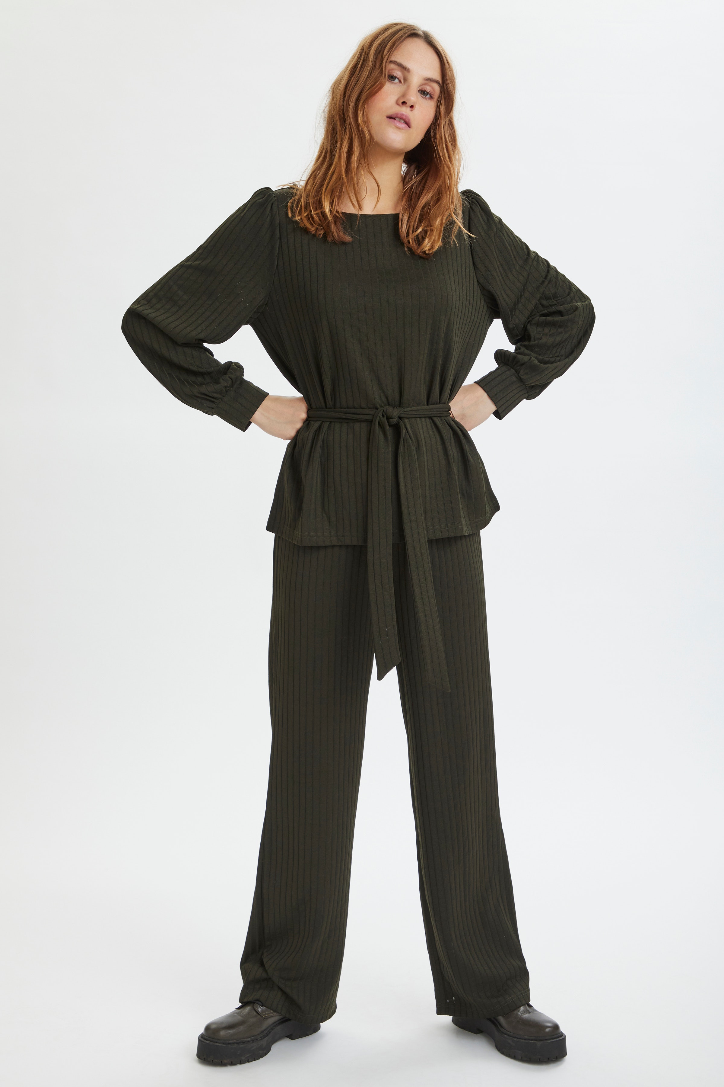 IlmaSZ Blouse

 LOOKBOOK FRONT 30511412-190509