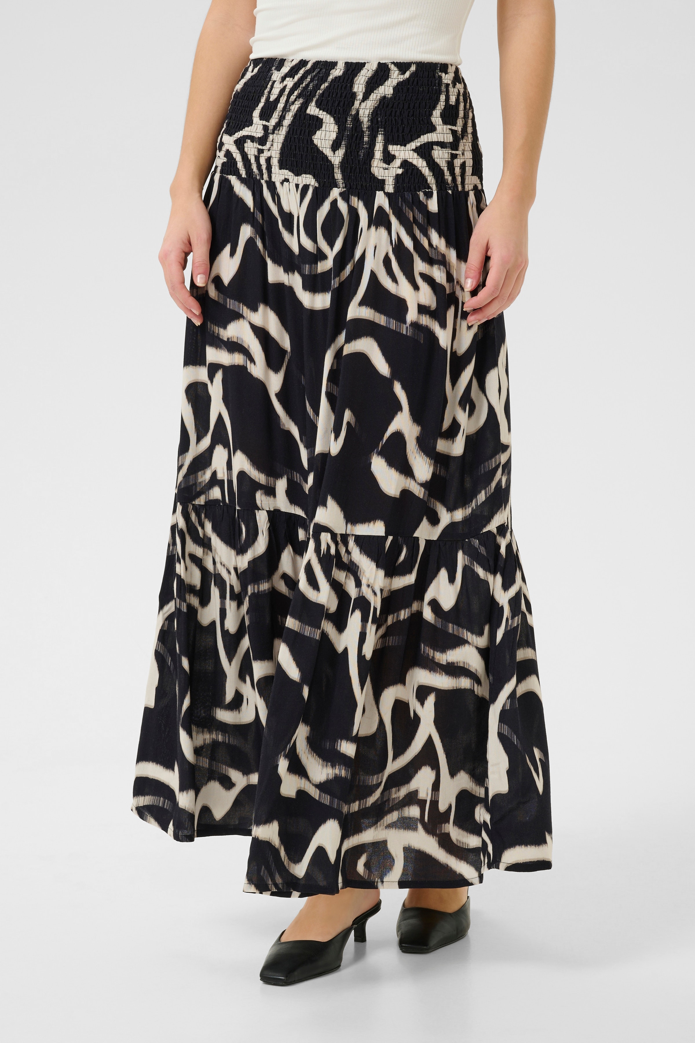 KAbeathe Skirt LOOKBOOK FRONT 10510316-107701