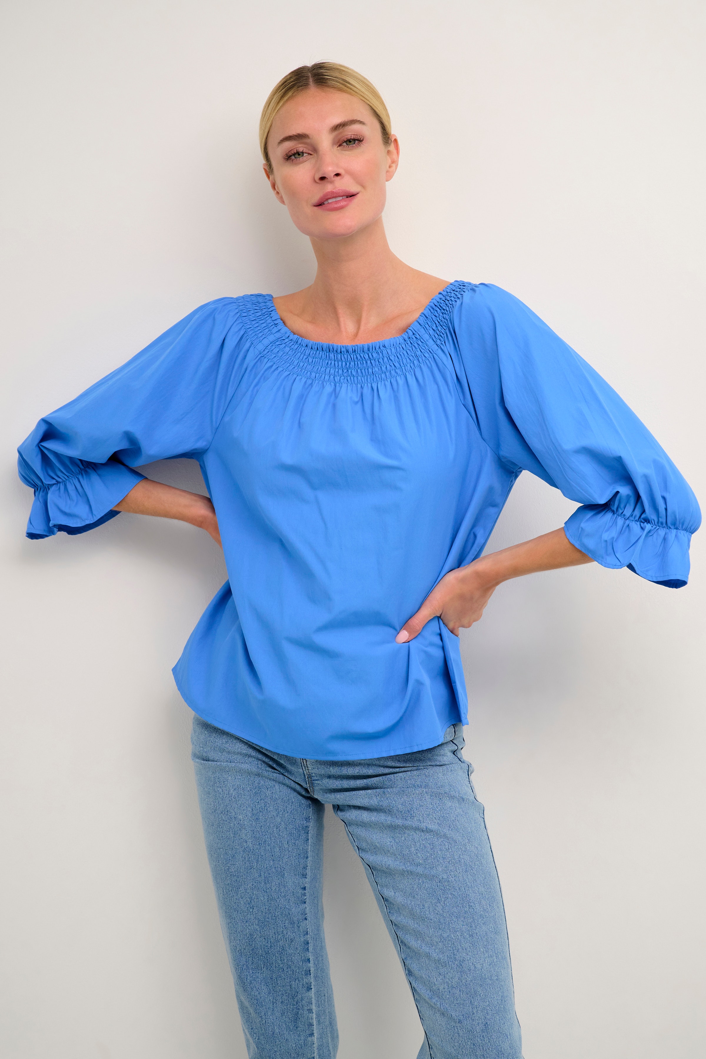 KAkira Blouse LOOKBOOK FRONT 10507419-184039