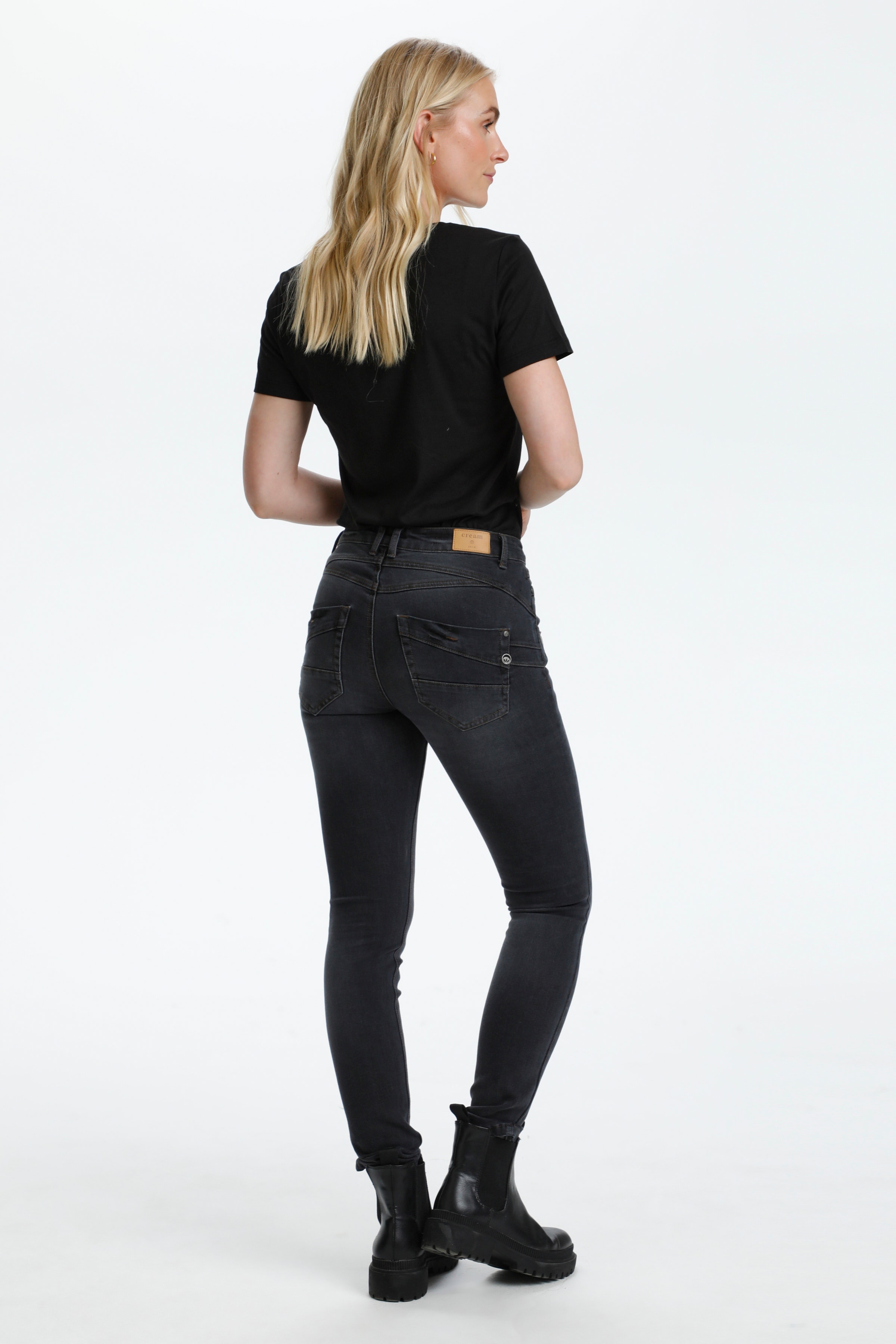 Amalie Jeans LOOKBOOK BACK 10604221-100922