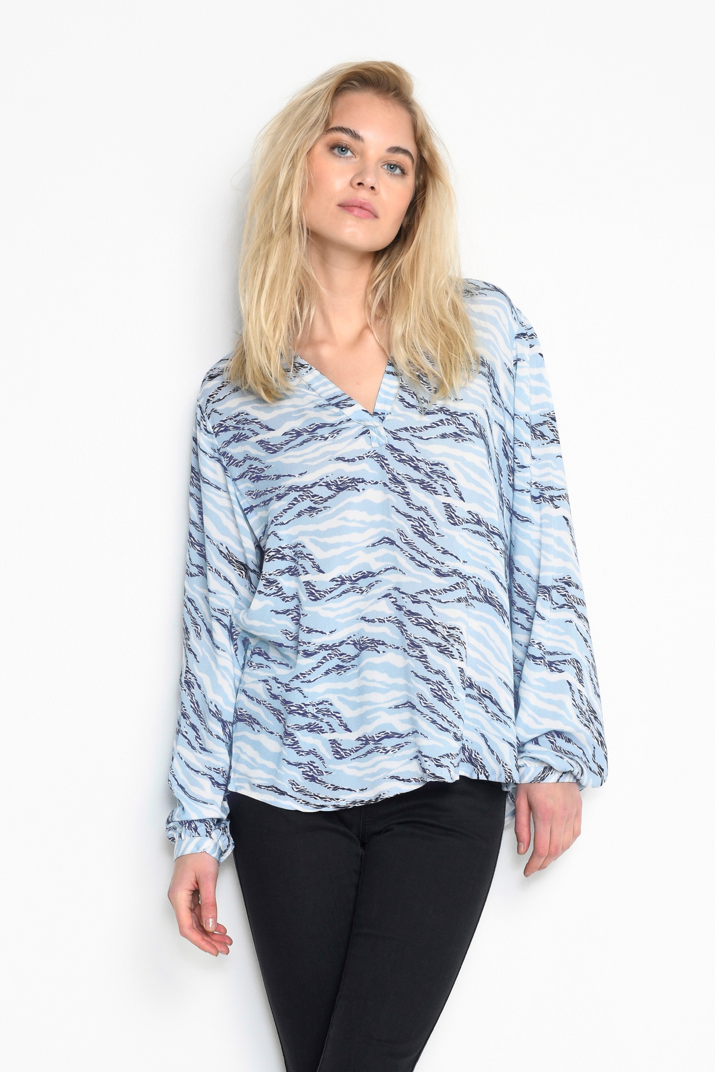 KAfia Langærmet bluse LOOKBOOK FRONT 10552008-103281