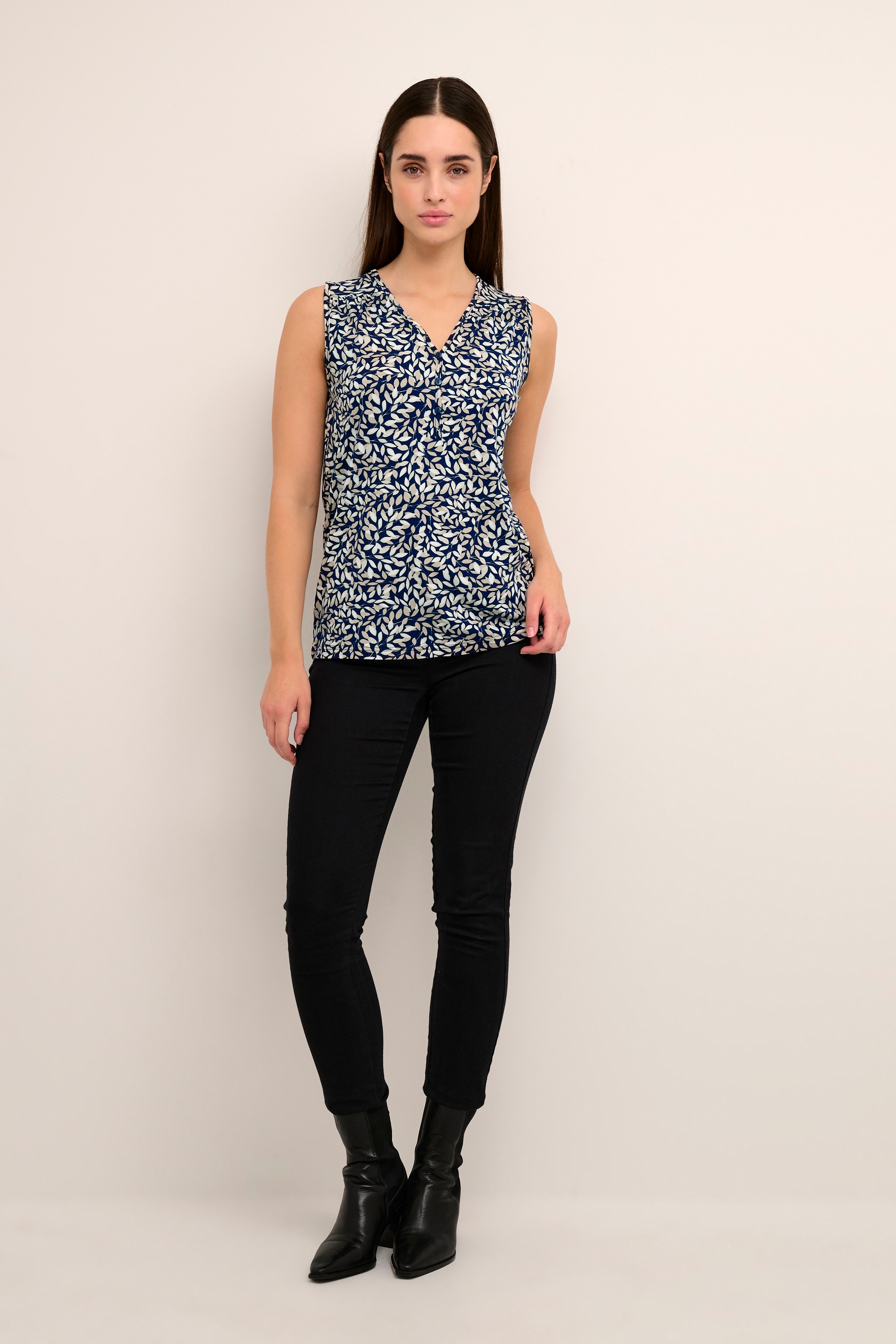 BPtina T-shirt LOOKBOOK FRONT 10590496-104524B