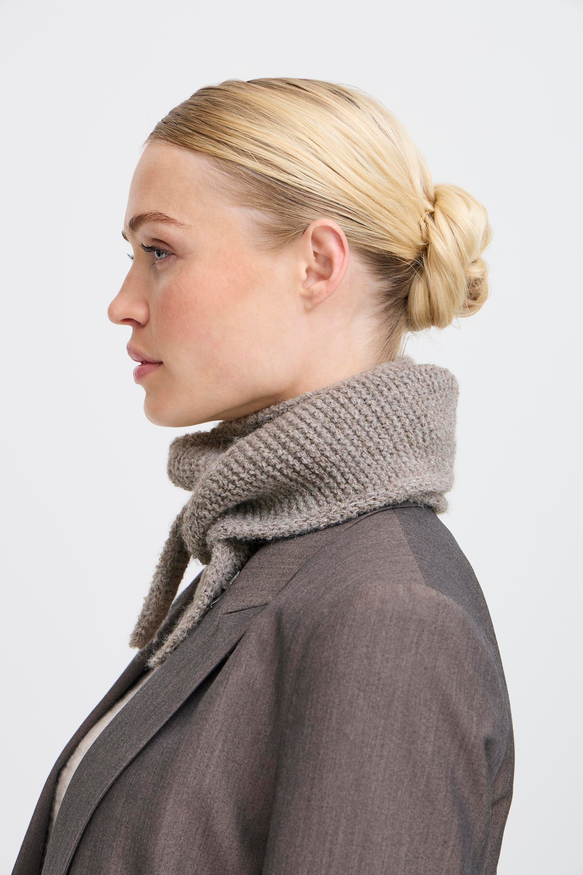 BAVALMA Scarf LOOKBOOK FRONT 20815477-1811121