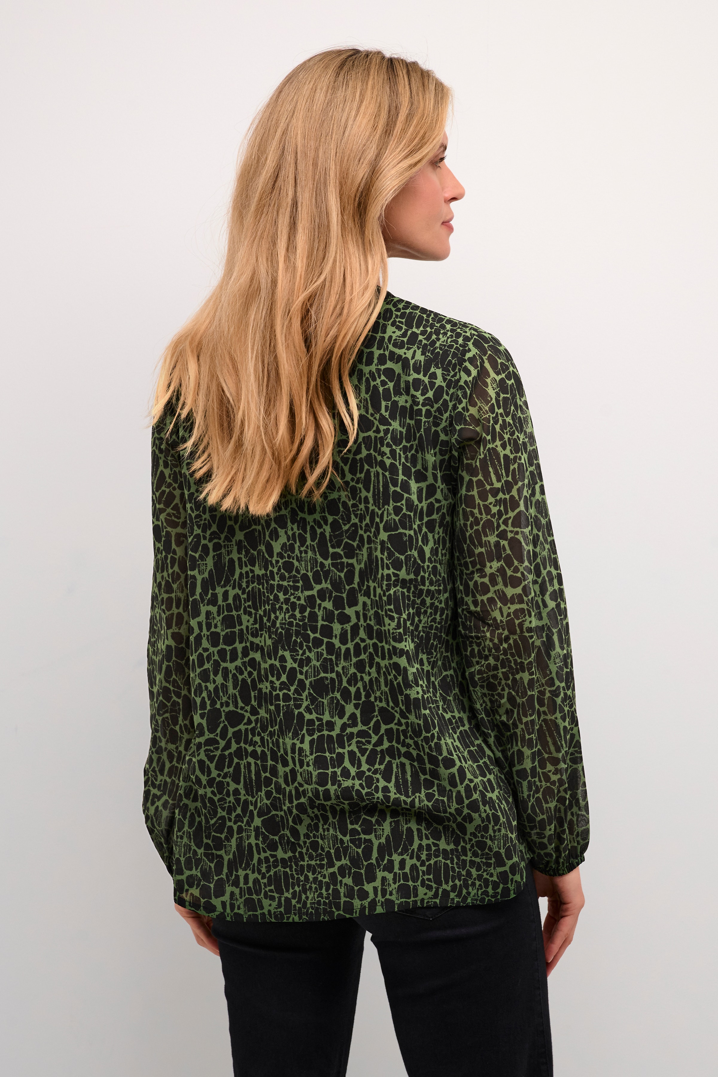 BPjantine Blouse LOOKBOOK BACK 10590539-105089B