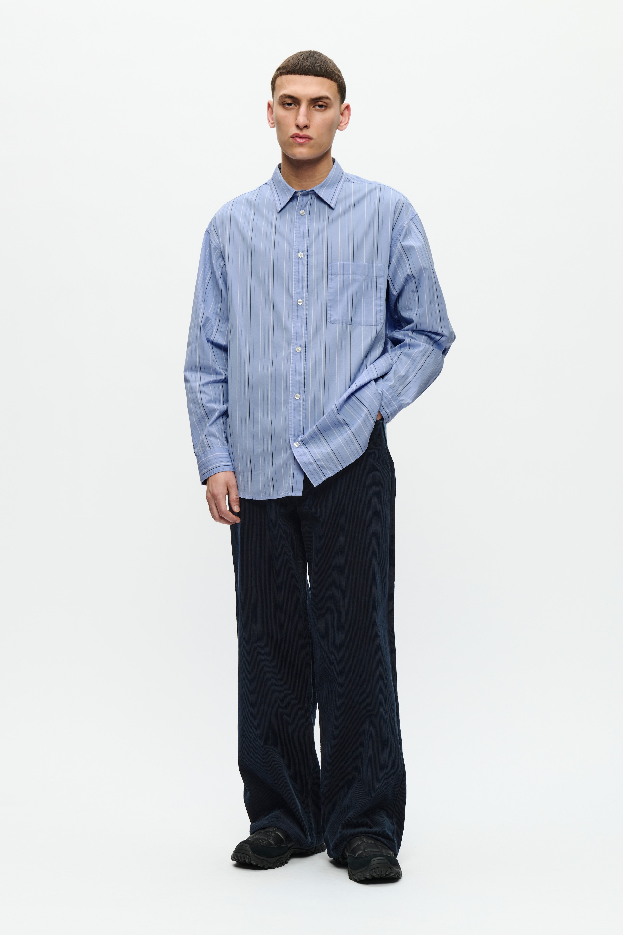WWCarter Shirt LOOKBOOK FRONT 30251491-304137
