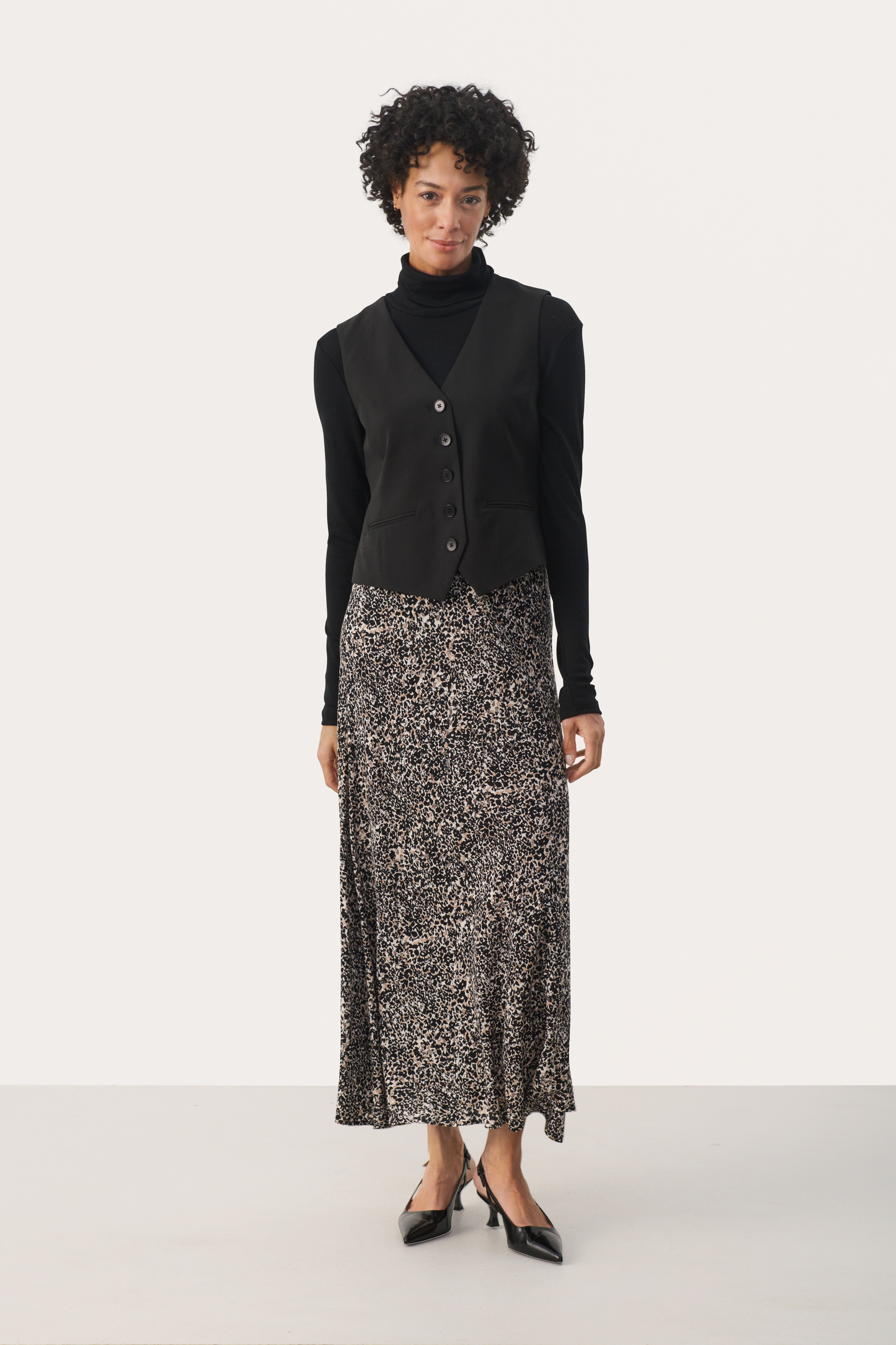 RikkePW Waistcoat LOCATION NONE 30309030-194008