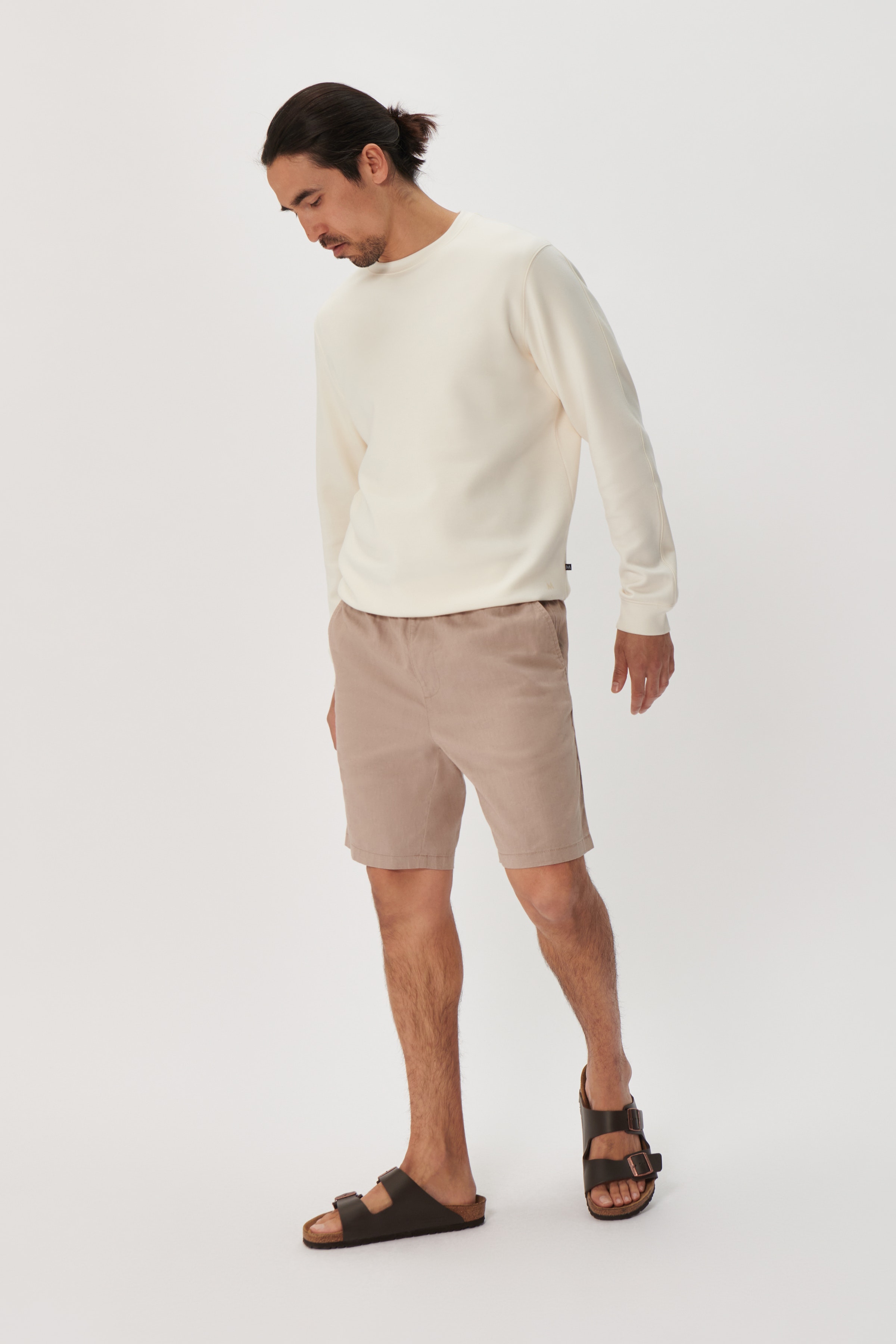 MAbarton linshorts LOCATION NONE 30206032-160906