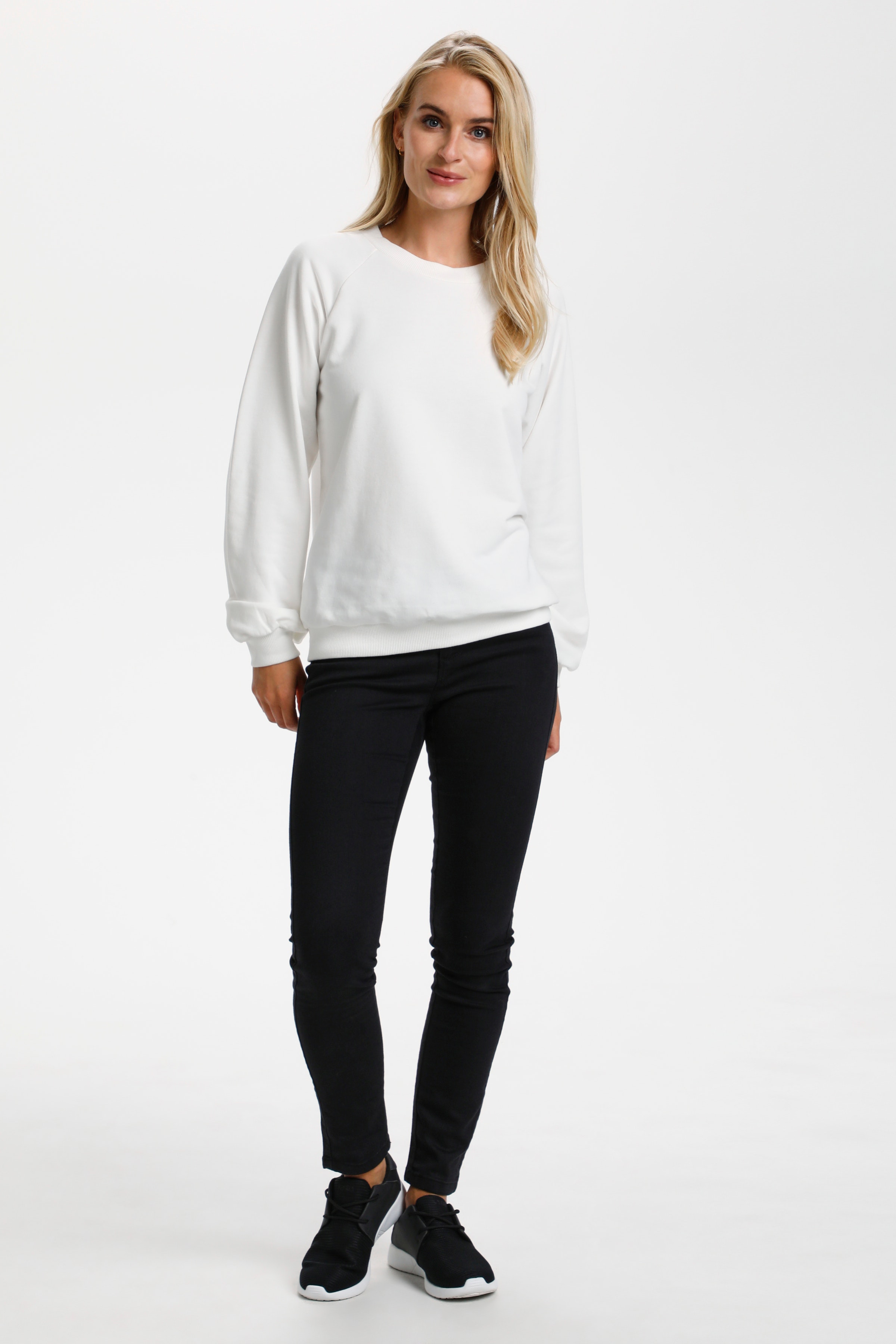 KAbess Sweatshirt  LOOKBOOK FRONT 10505867-110602