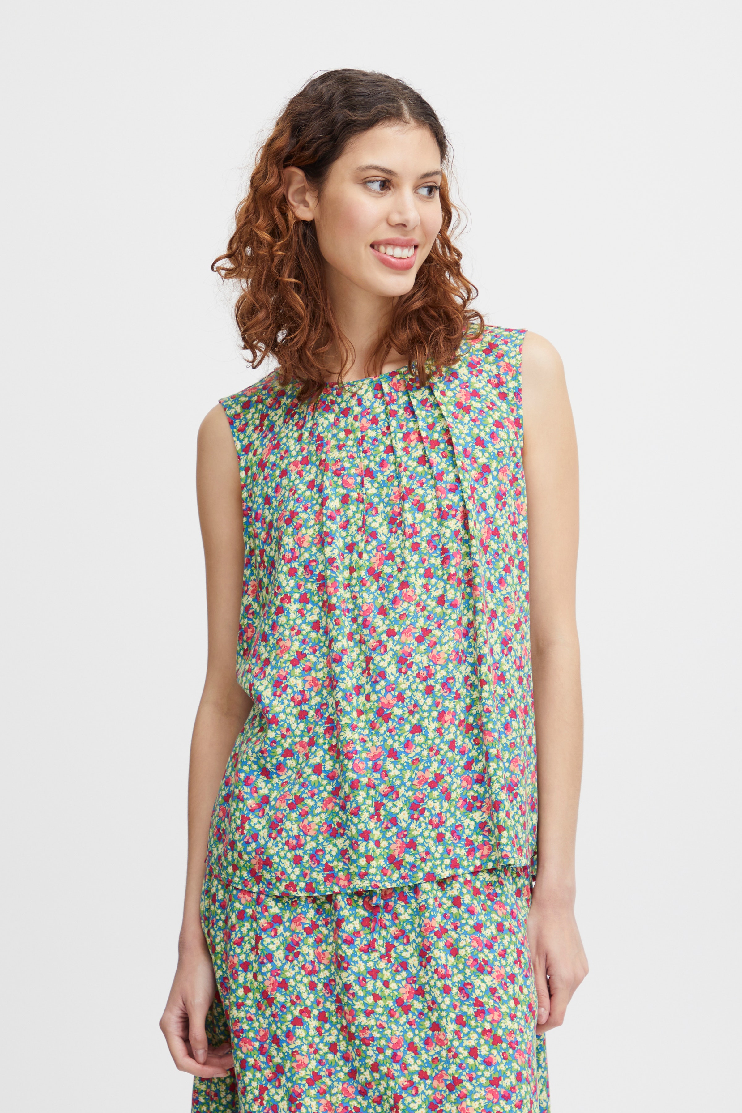 BYMMJOELLA Top LOOKBOOK FRONT 20811225-202950