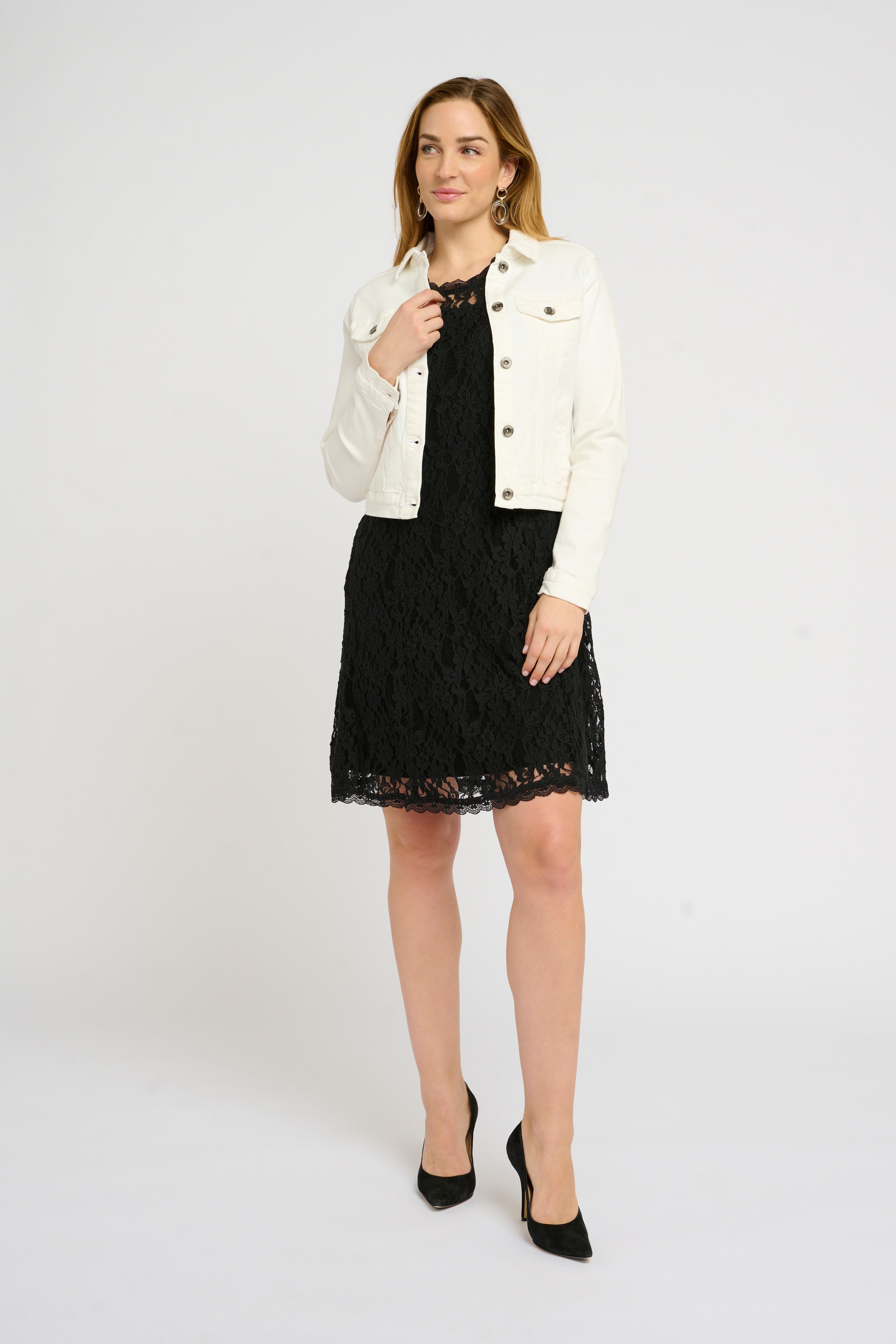 CRLisa Denim jacket

 LOOKBOOK FRONT 10650245-60034