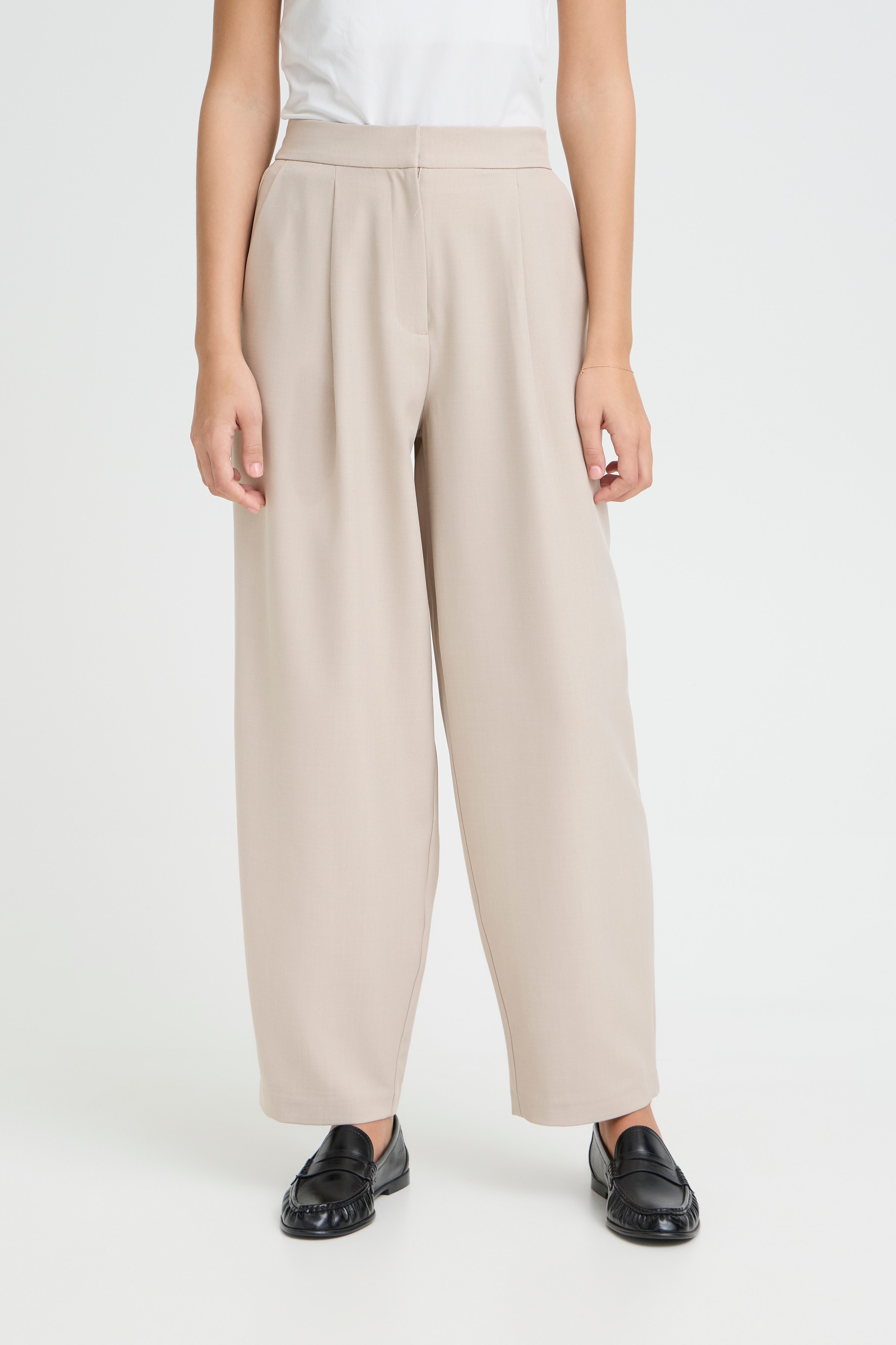 IHFAVA Barrel Trousers LOOKBOOK FRONT 20125681-1500001