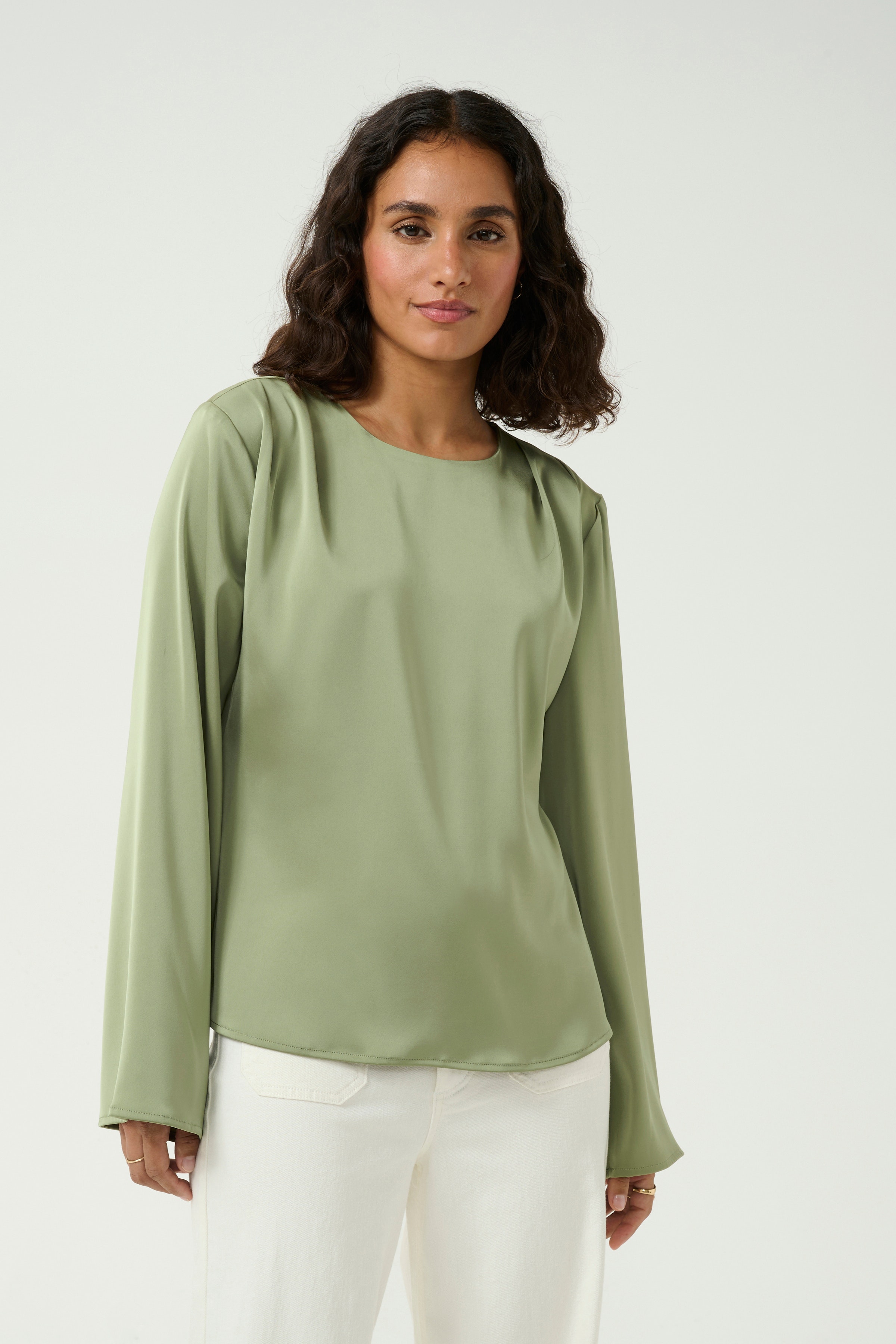 KAhill Bluse LOOKBOOK FRONT 10509687-170115