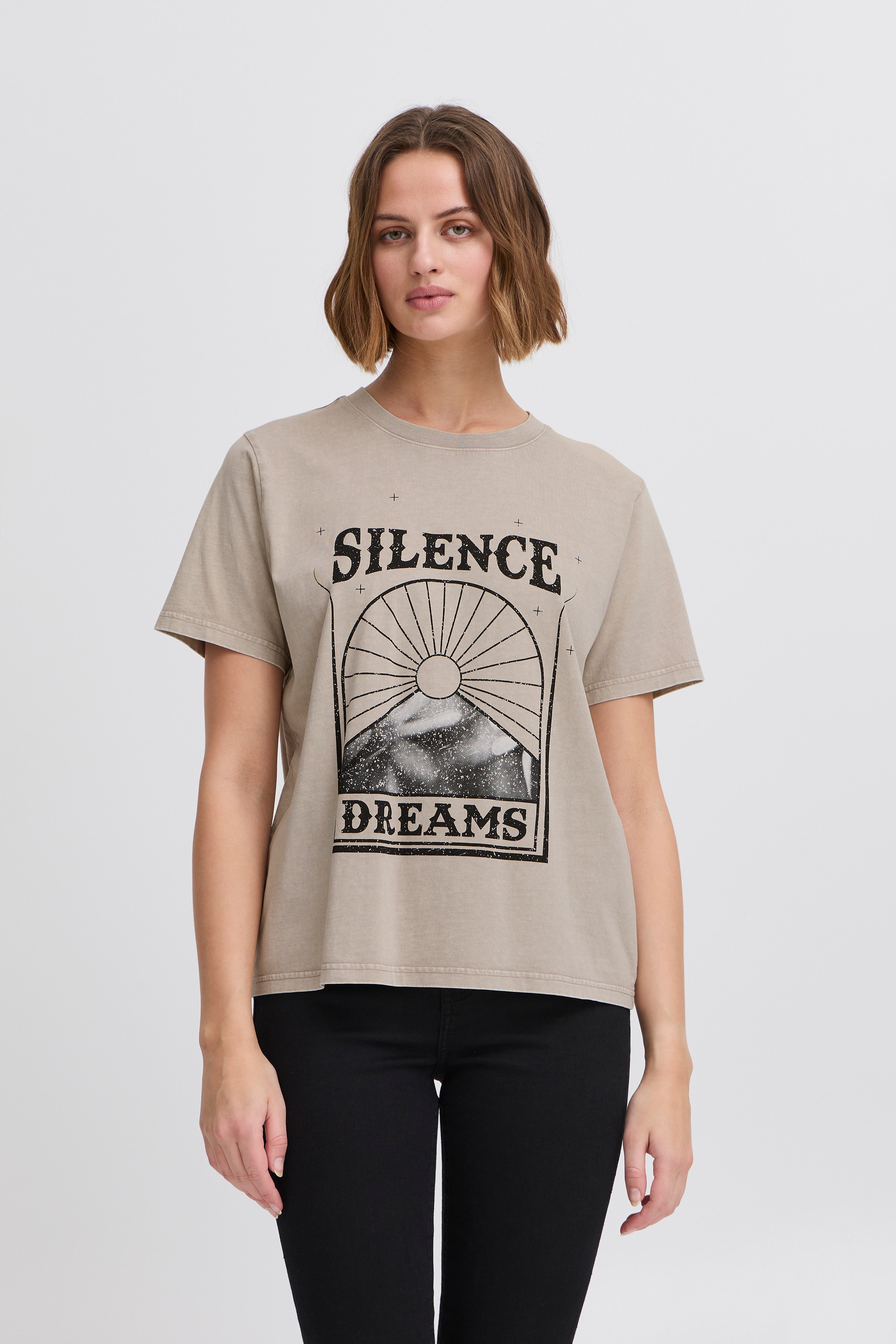 IHNARINI T-shirt LOOKBOOK FRONT 20122565-161305