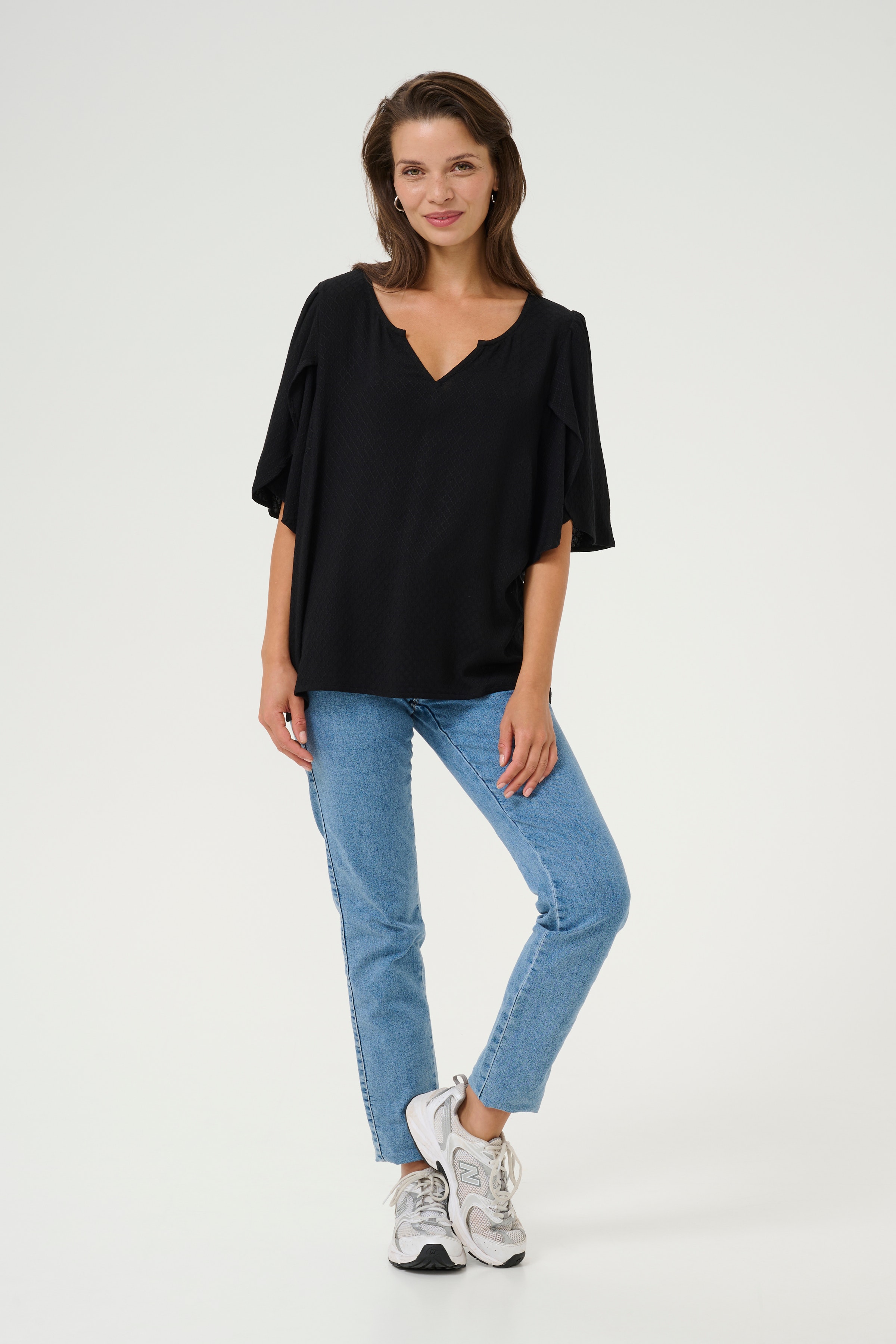 KAmona Blouse LOOKBOOK FRONT 10510028-100121