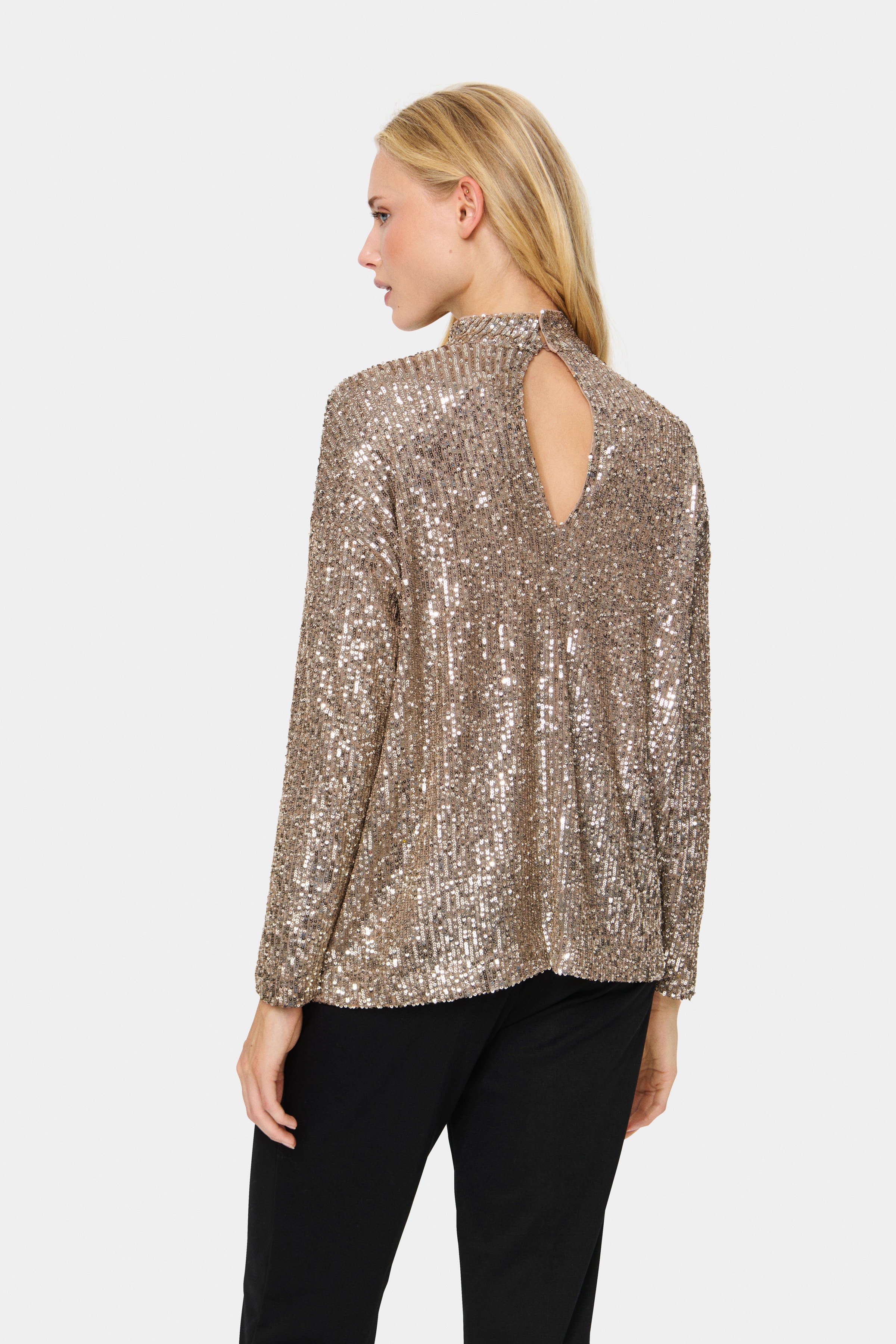 ReyanaSZ Sequin Blouse LOOKBOOK BACK 30512222-131012