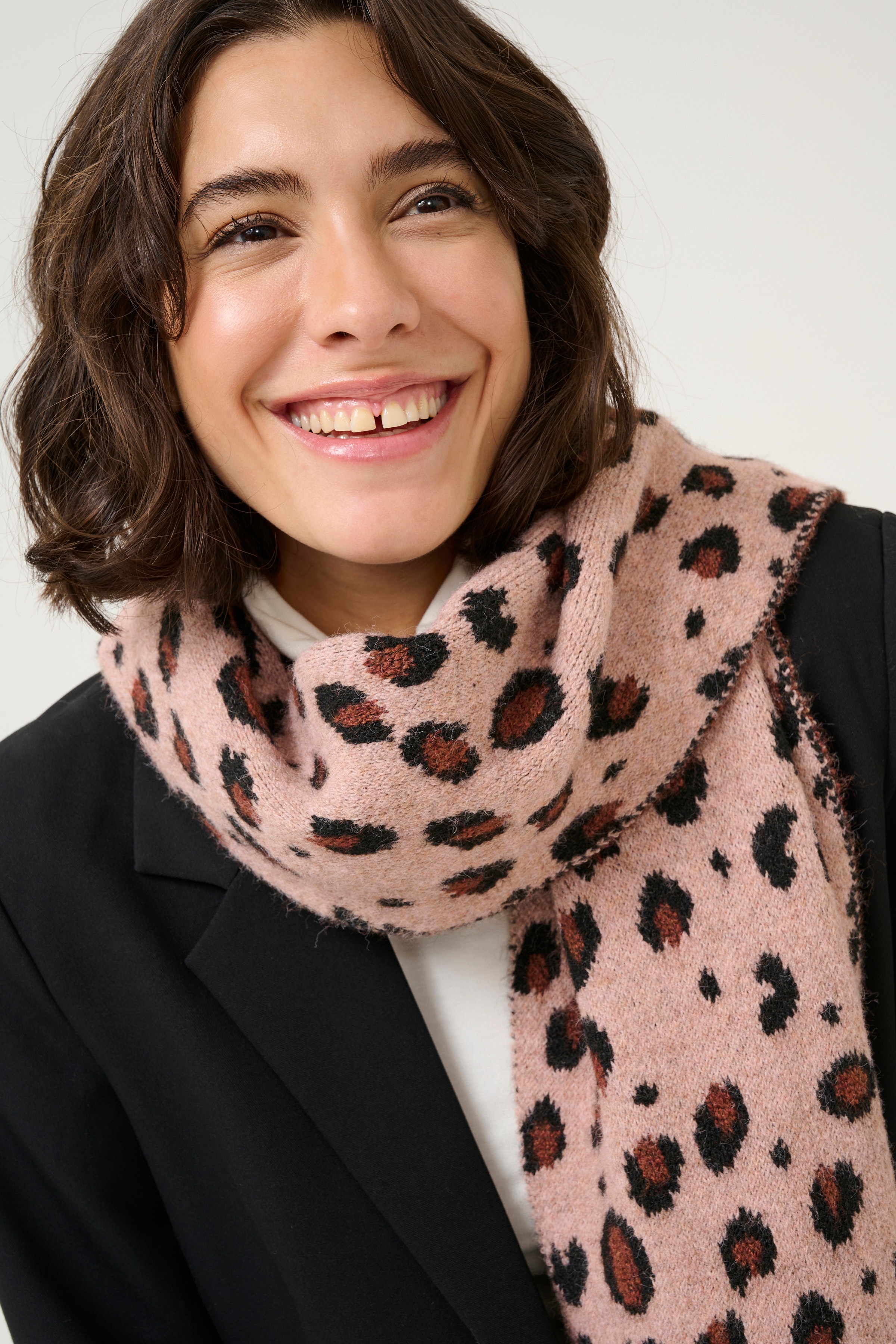 KAmae Skjerf LOOKBOOK DETAIL 10509908-107448