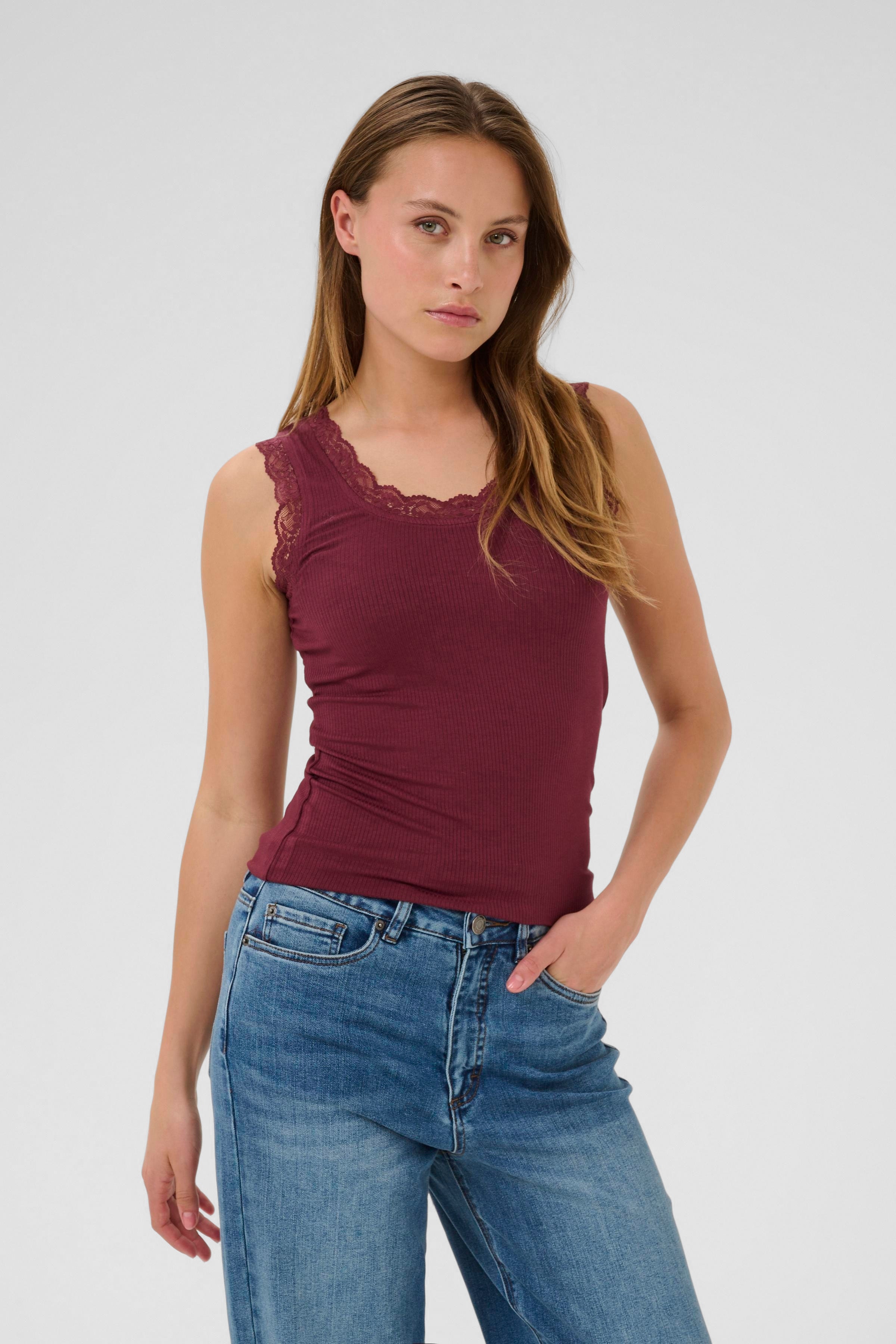 KAomi T-shirt LOOKBOOK FRONT 10510143-191528