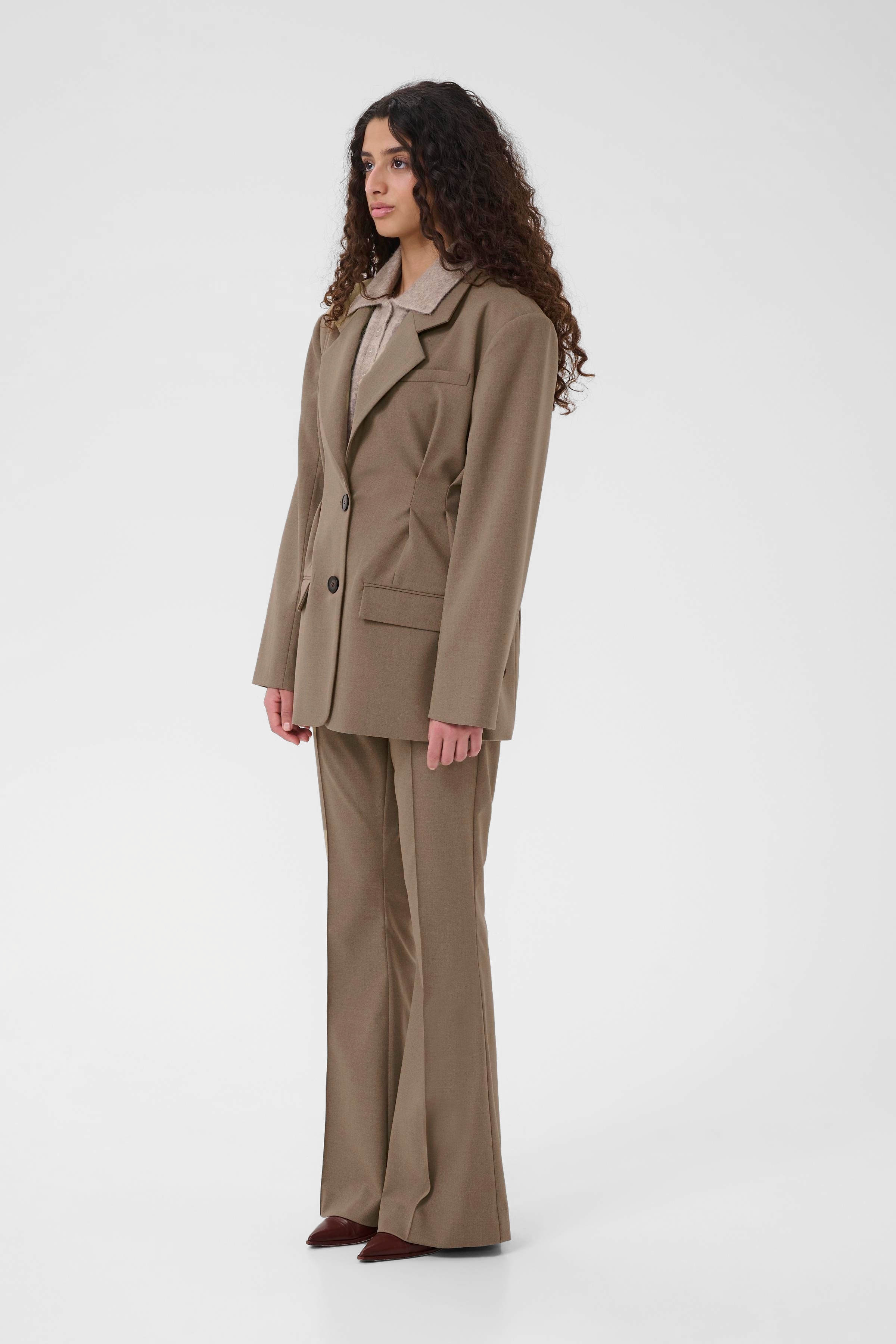 GZpaula Blazer LOOKBOOK FRONT 10910626-106856