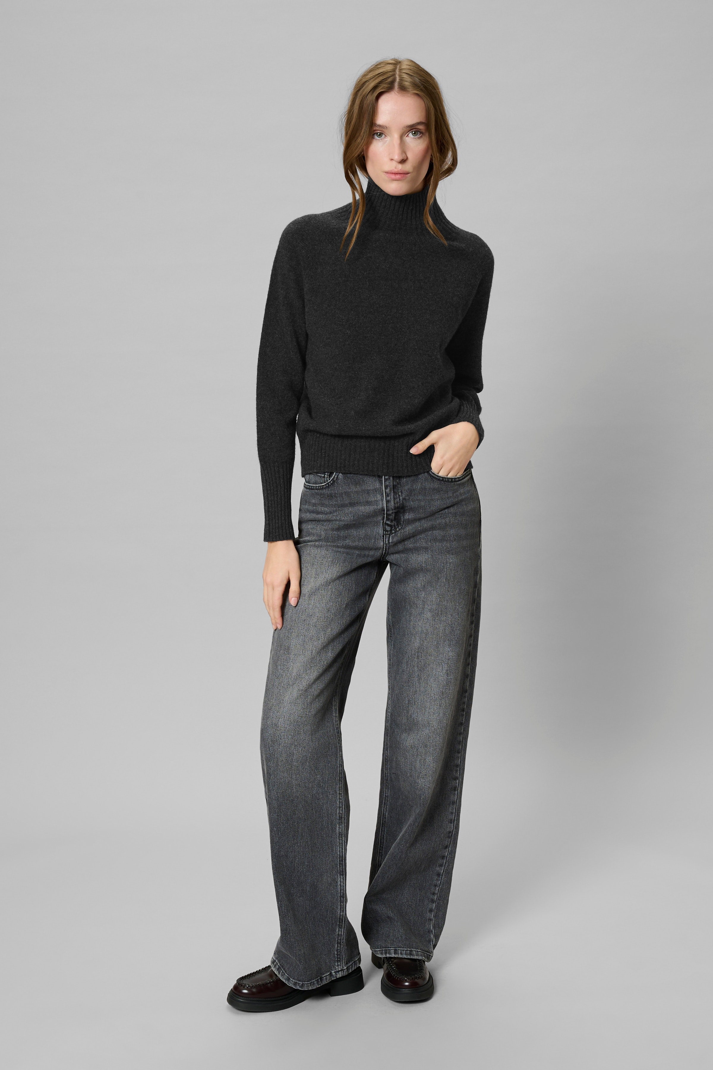 MWTracy Pullover LOOKBOOK FRONT 10705356-100379