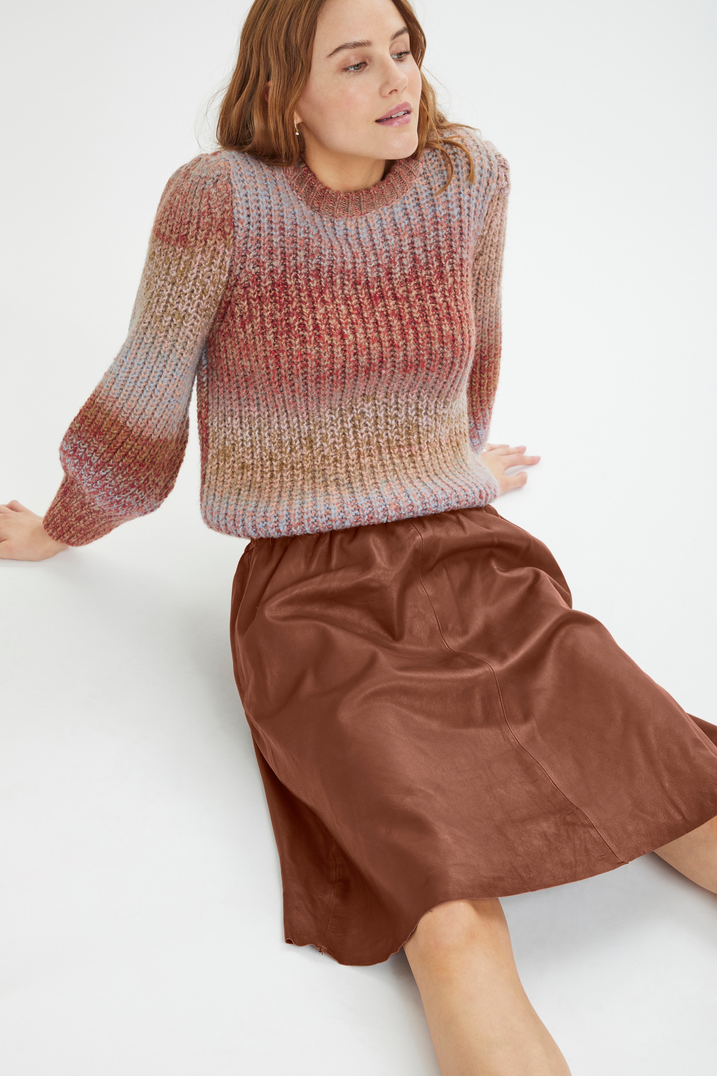 IbenSZ Skirt

 LOOKBOOK DETAIL 30511343-191436