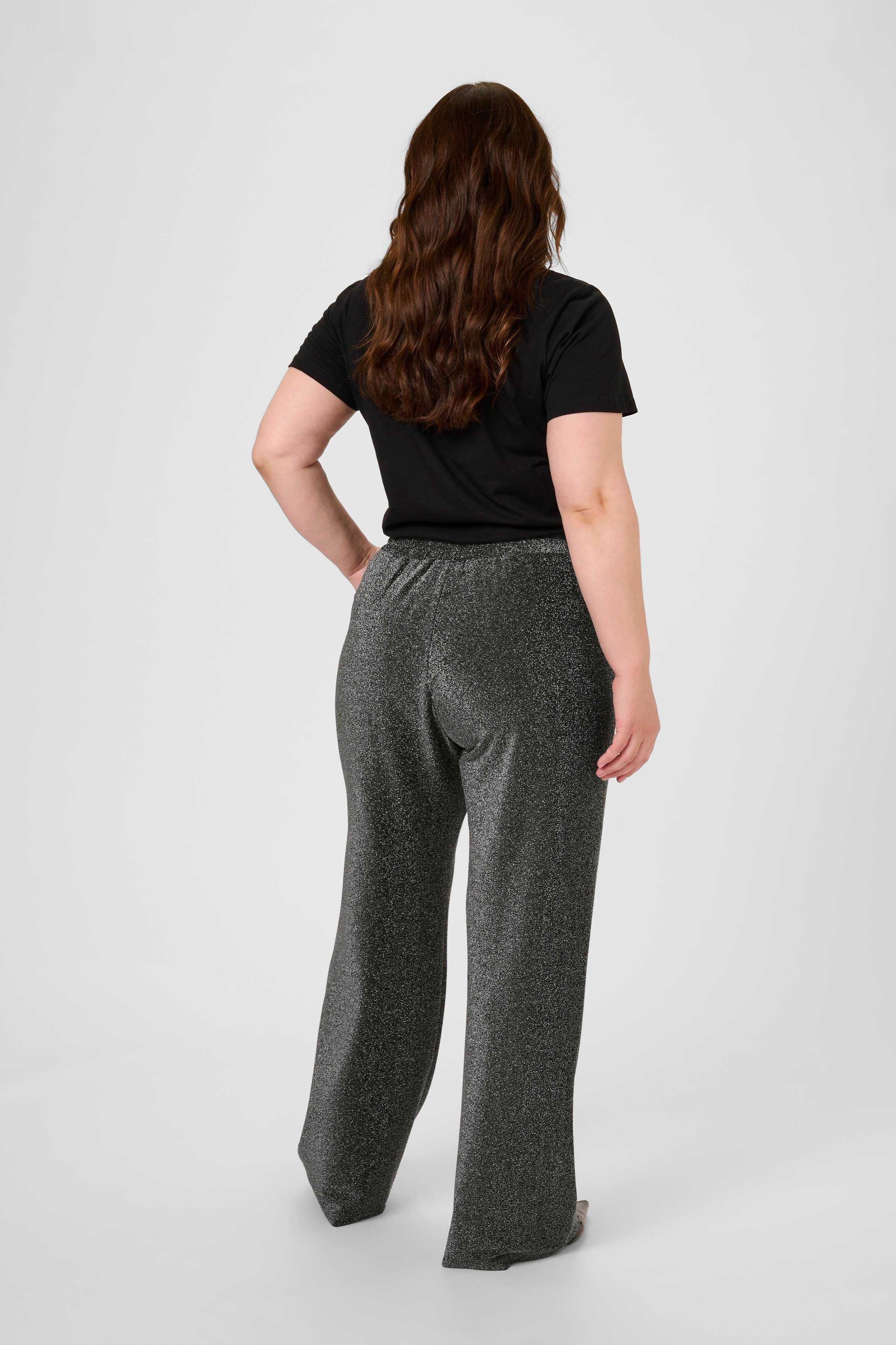 KCriana Hose LOOKBOOK BACK 10583789-108581