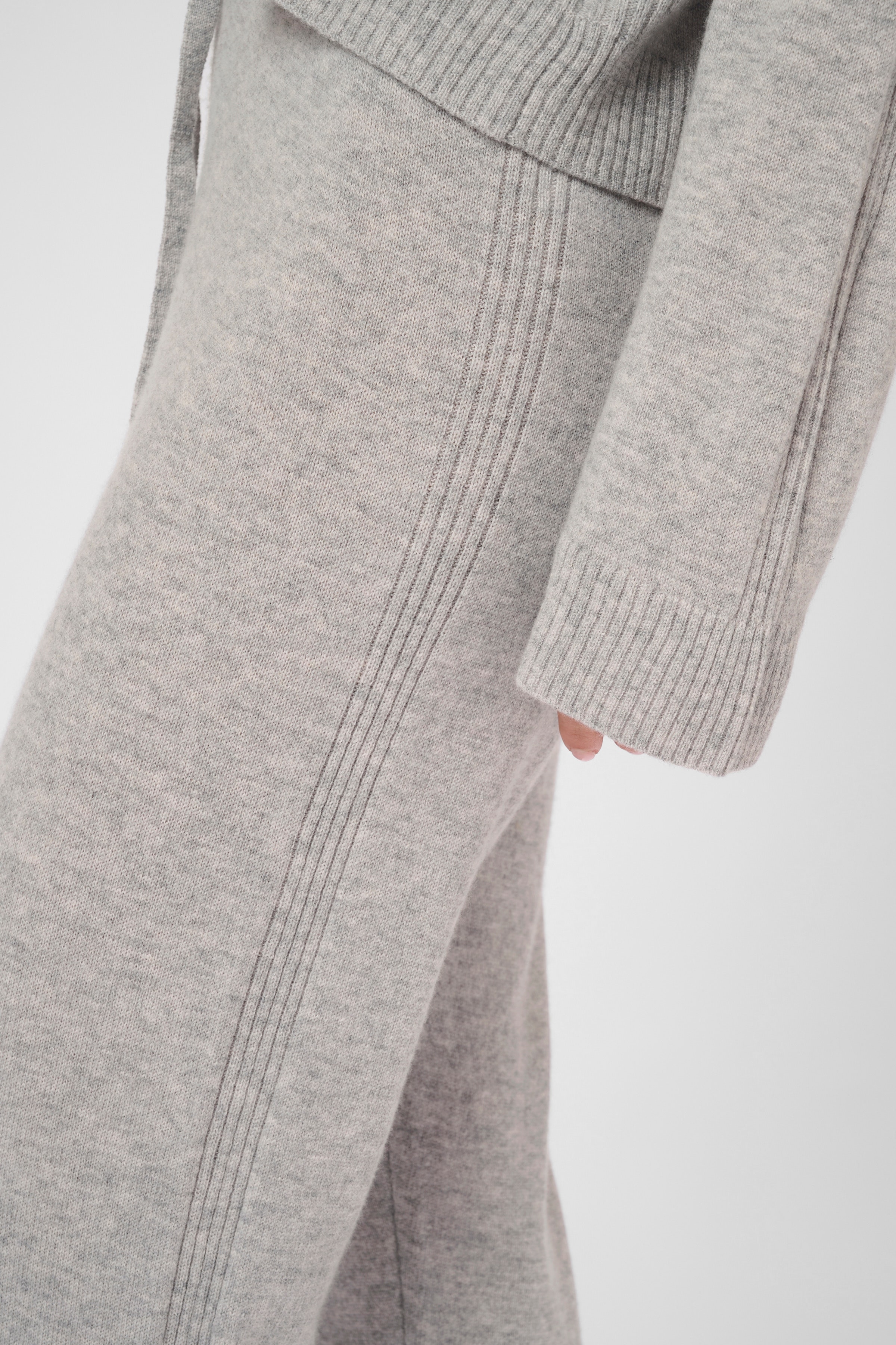 Hose aus Wolle und Kaschmir LOOKBOOK DETAIL 50112338-500170