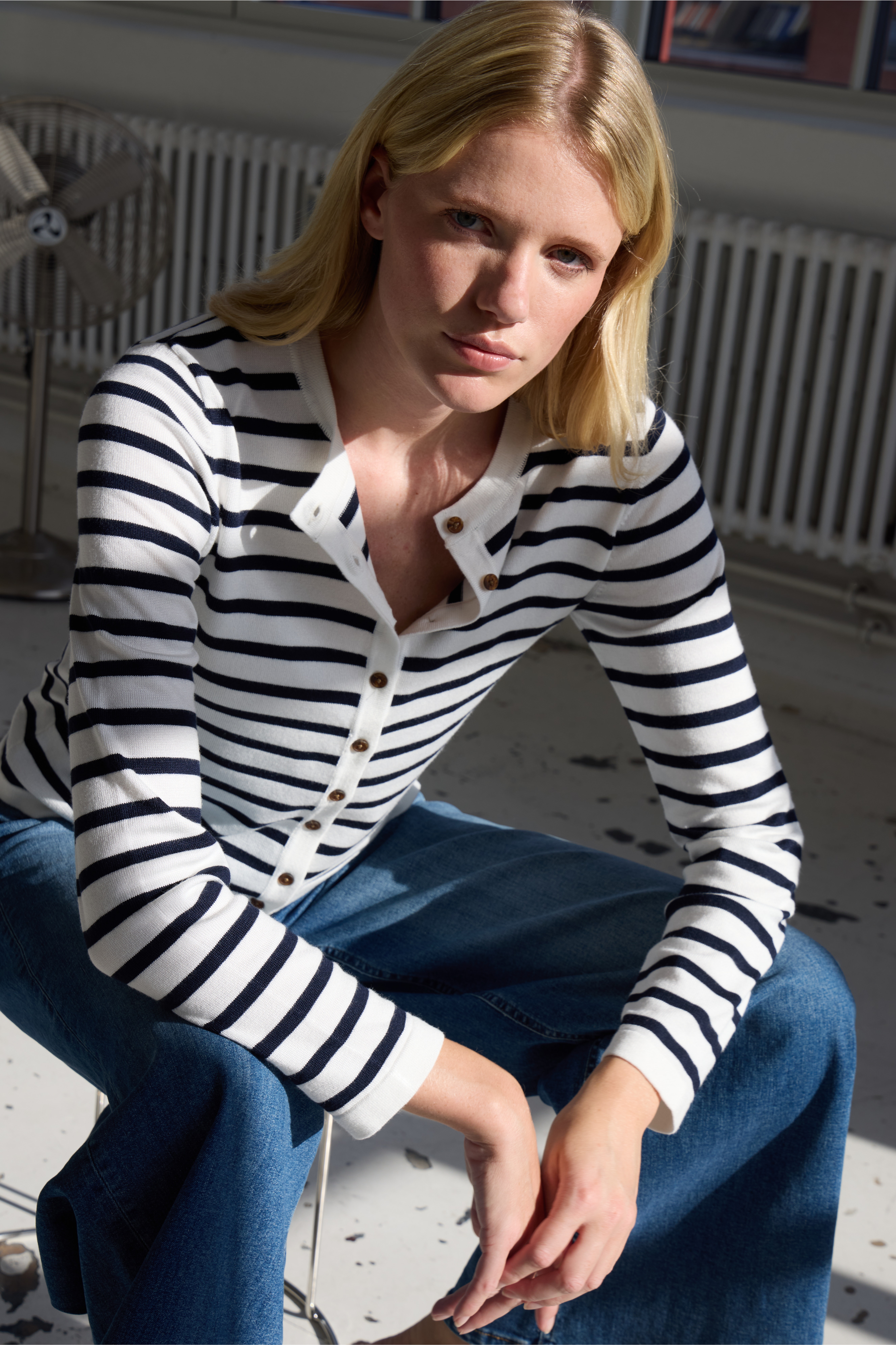 IHLULS Cardigan LOCATION NONE 20125808-900007009
