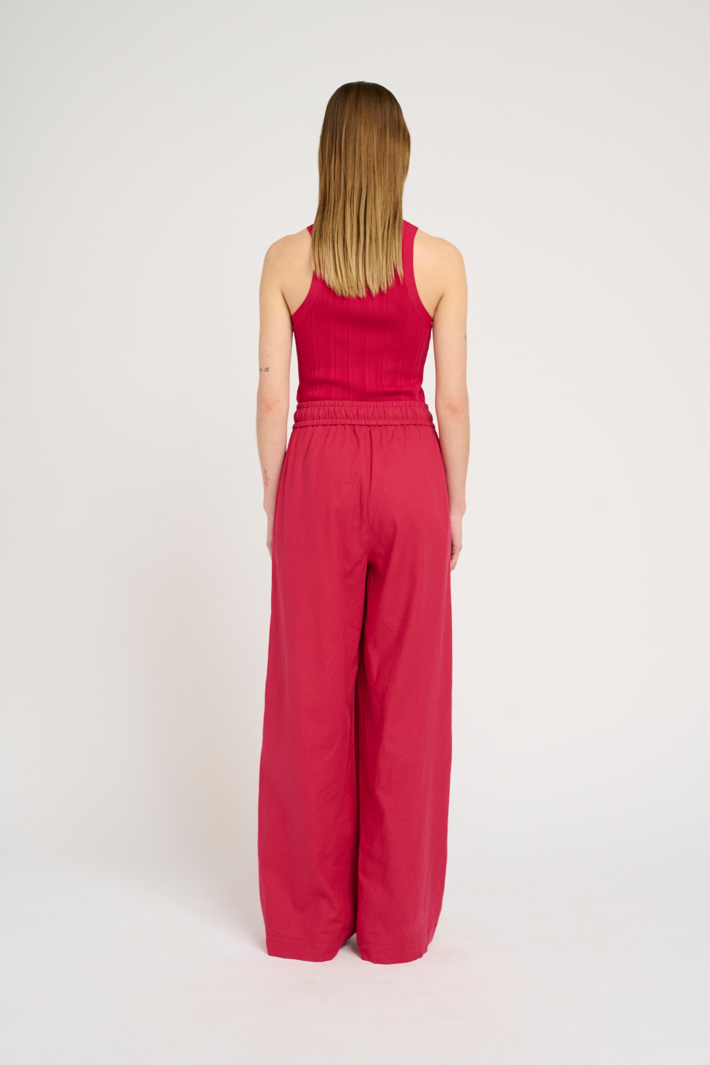 LeenaGZ Linen trousers LOOKBOOK BACK 10909226-191860