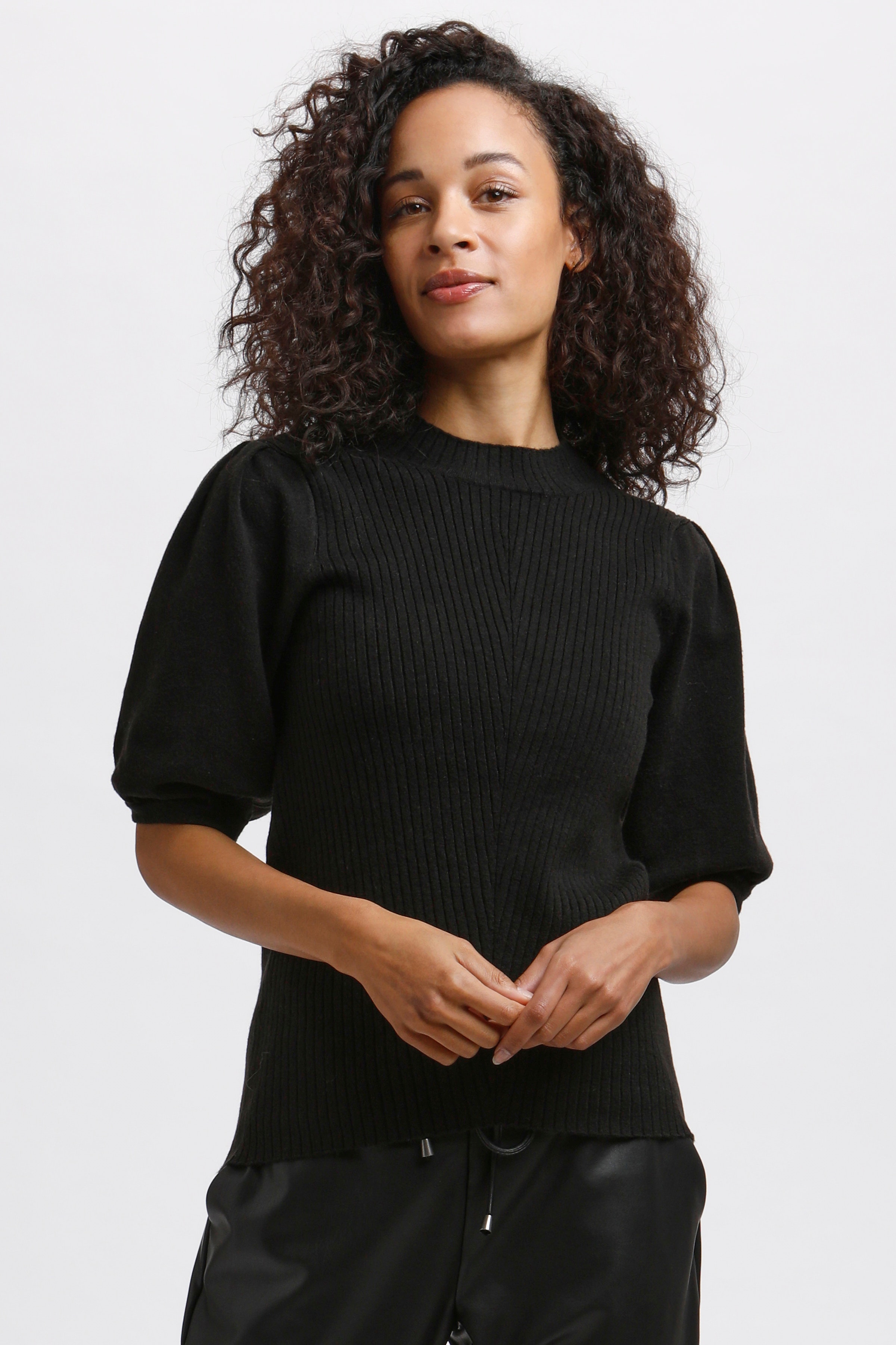 KAsini Pullover LOOKBOOK FRONT 10505779-100121