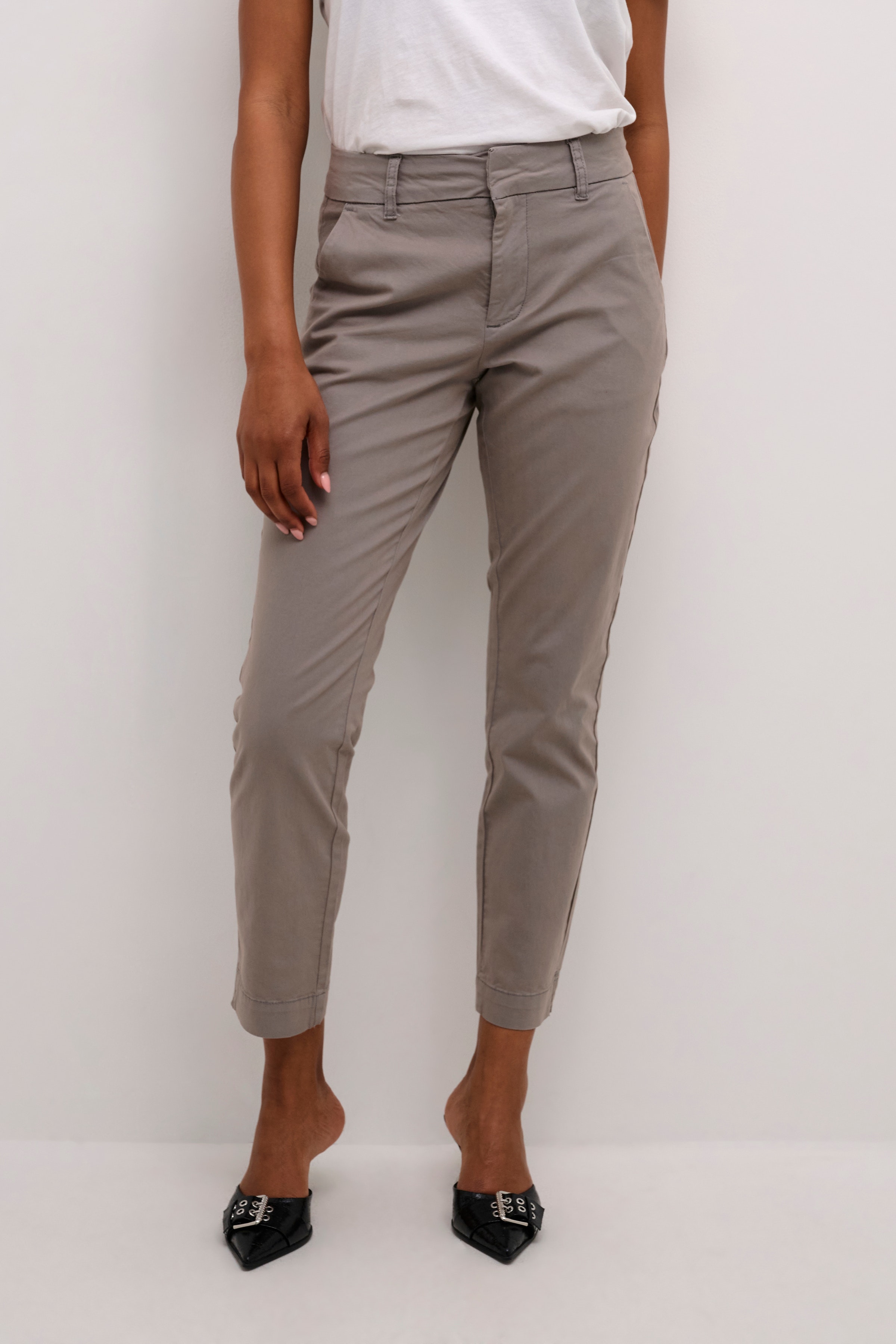 KAmette Trousers LOOKBOOK FRONT 10506121-171500