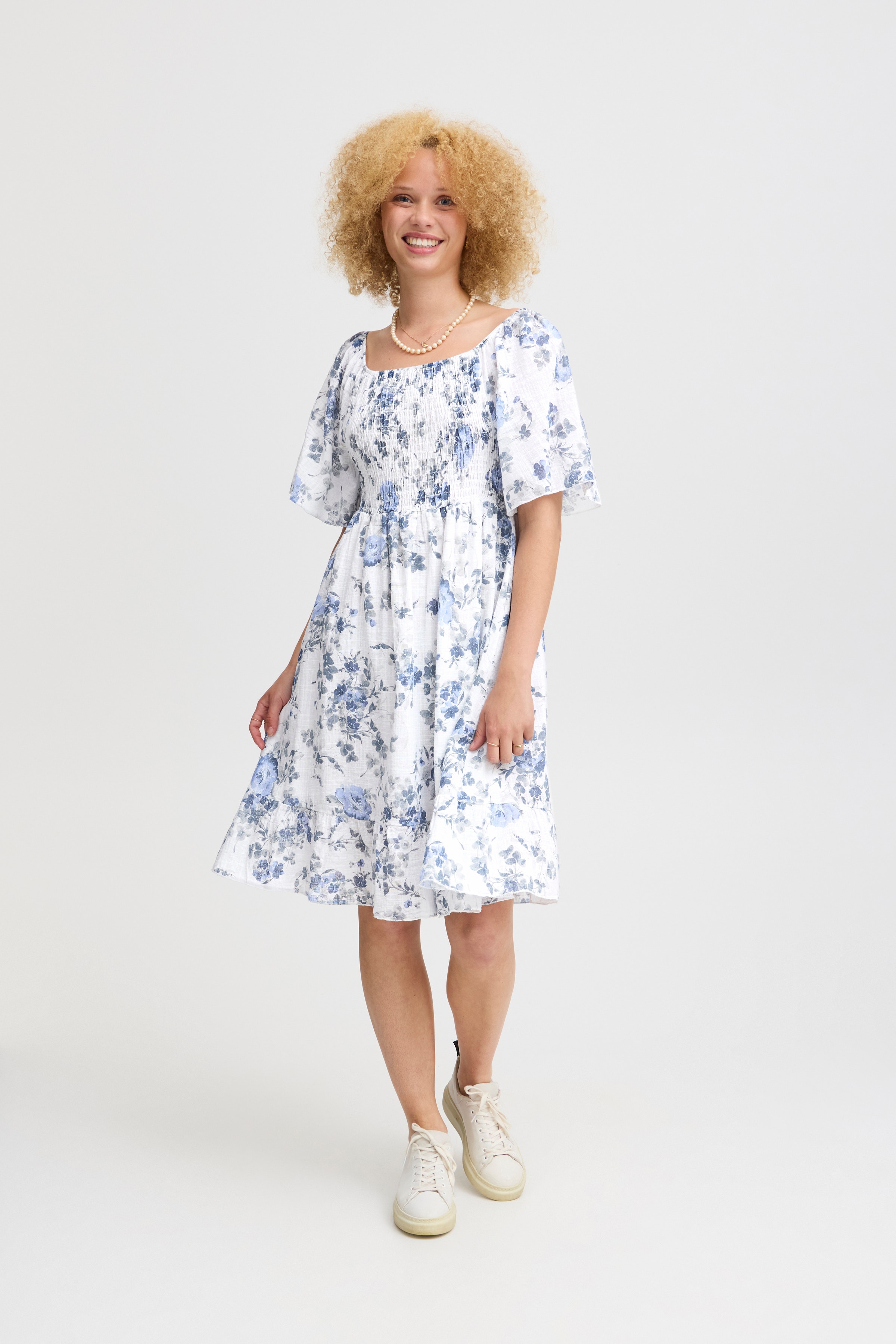 SBALEXA Kjole LOOKBOOK FRONT 22100680-110602