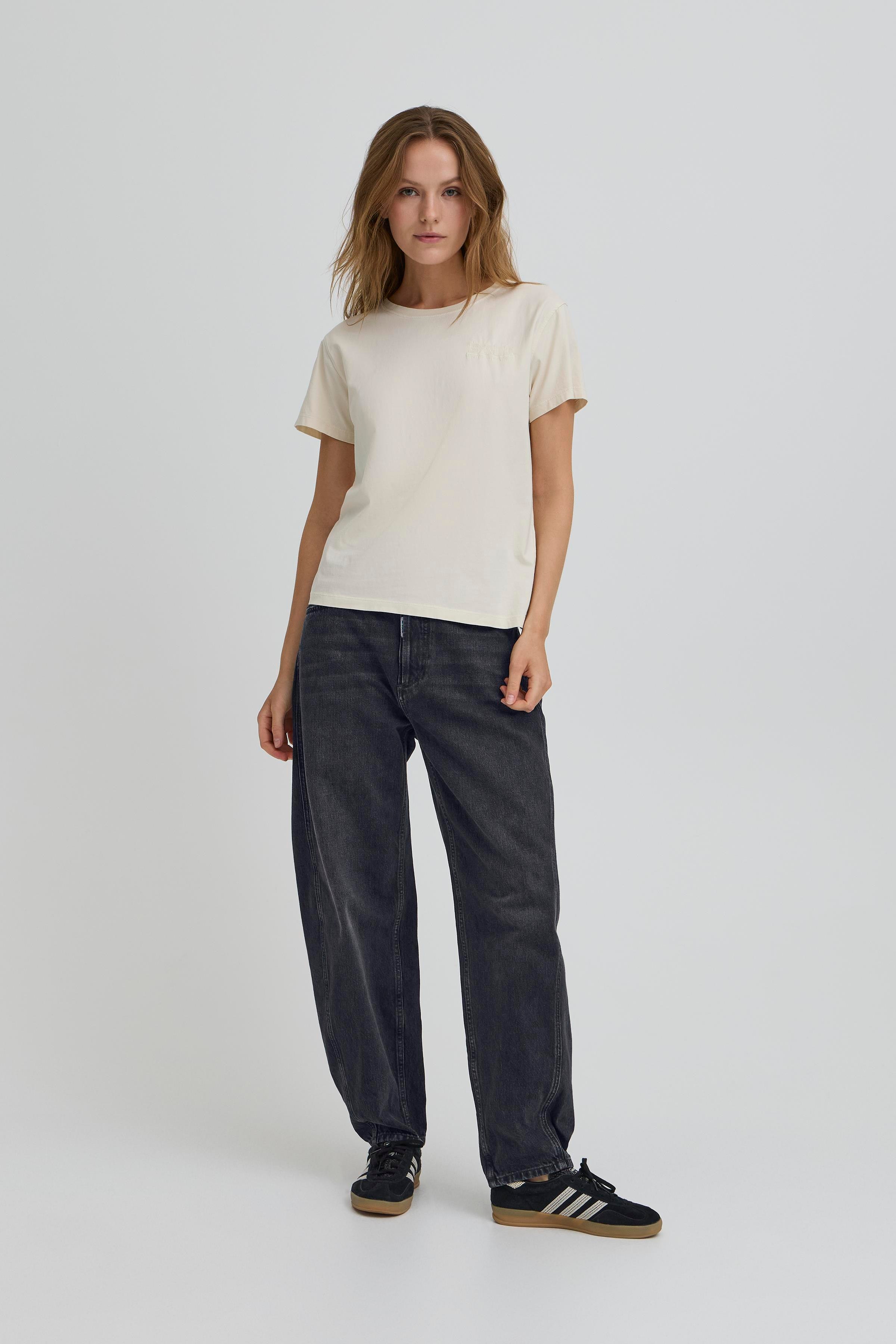 BASIMONA T-shirt LOOKBOOK FRONT 50405380-120602