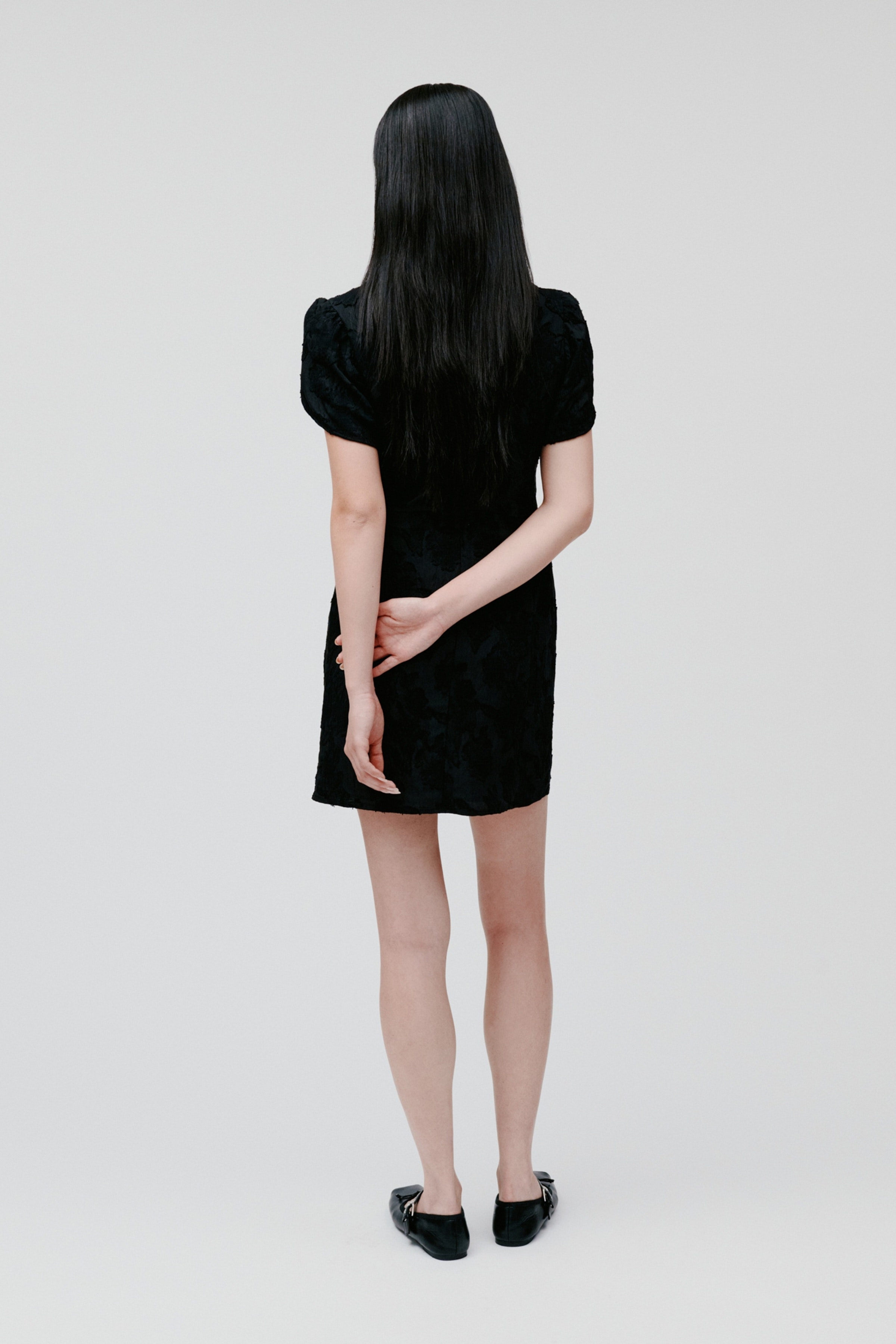 NERISSA Kjole LOOKBOOK BACK 30600664-BK999