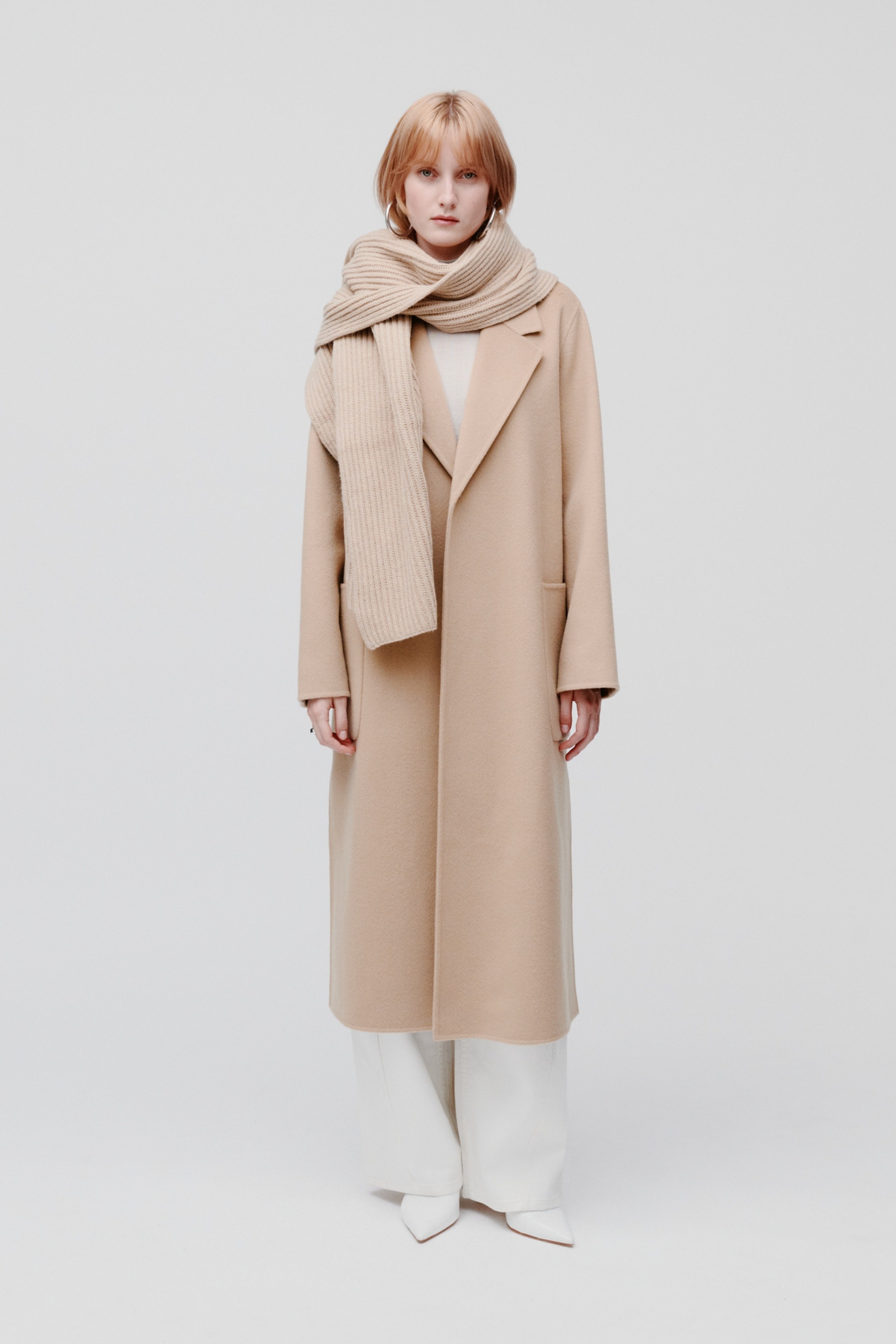 ANGELINA SCARF LOOKBOOK FRONT 30600776-BE401