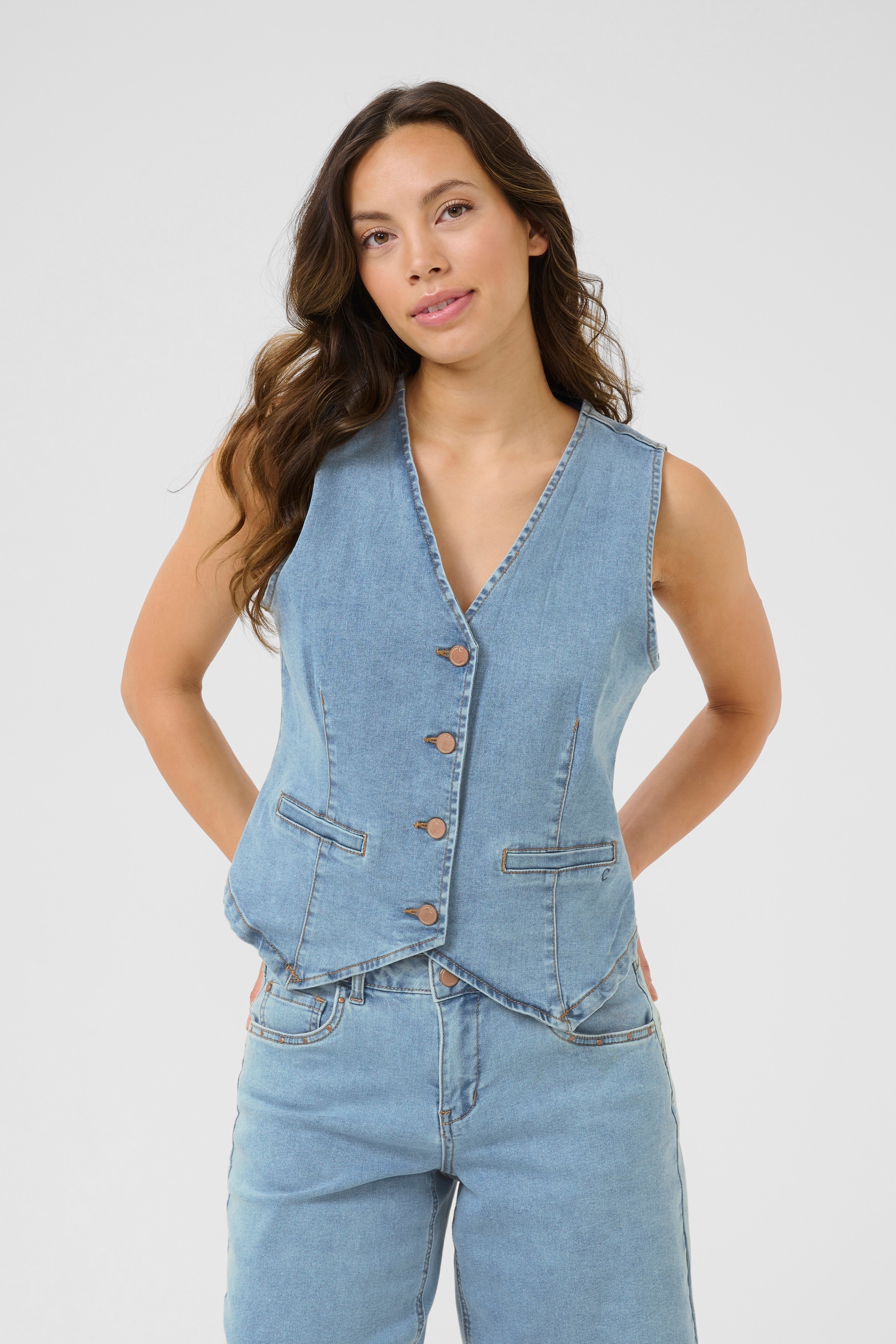 CRAlma Denim waistcoat LOOKBOOK FRONT 10613772-107653