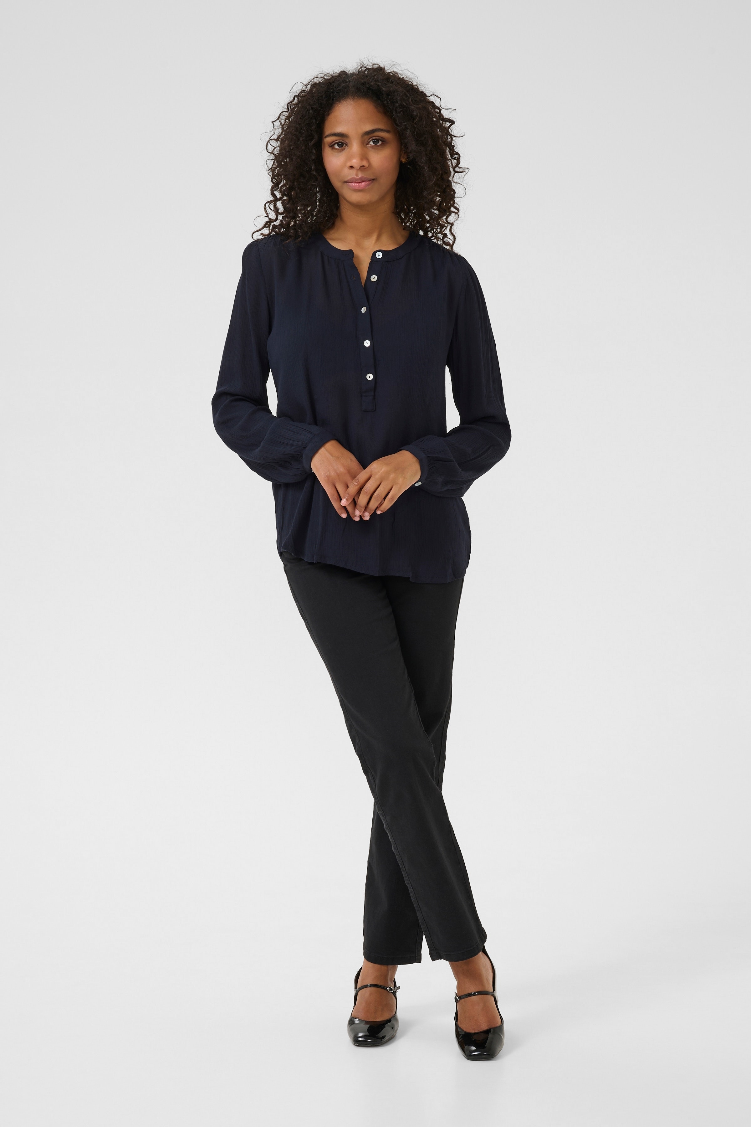 Karla Blouse LOOKBOOK FRONT 10500356-52737