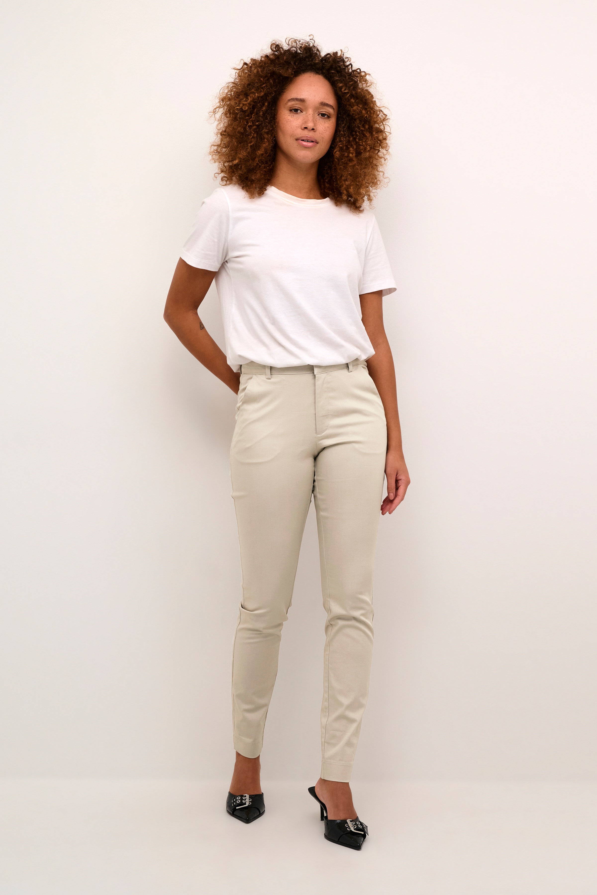 KAlea Trousers LOOKBOOK FRONT 10509141-151305