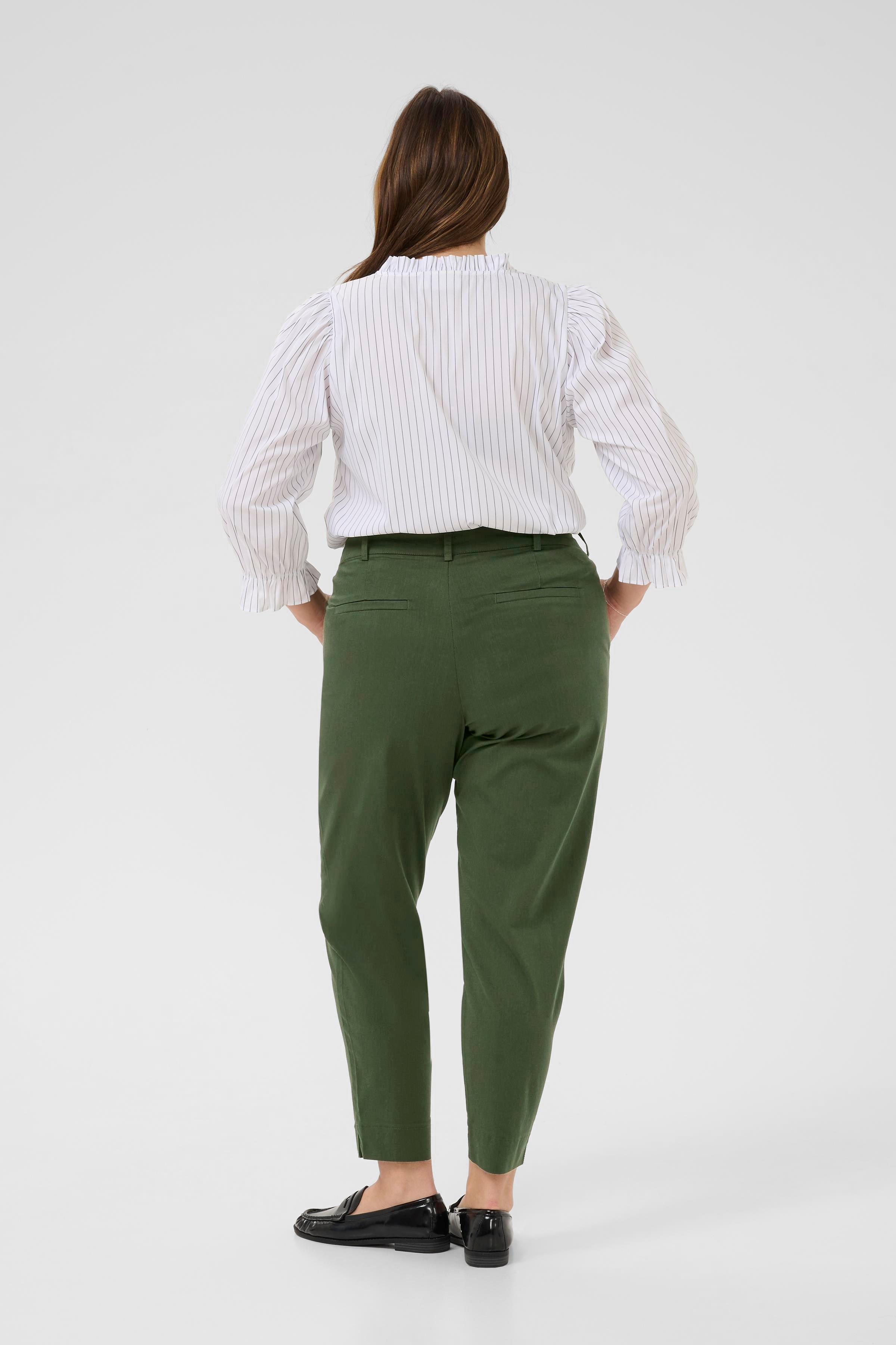 KCleana Bukser LOOKBOOK BACK 10581546-190414