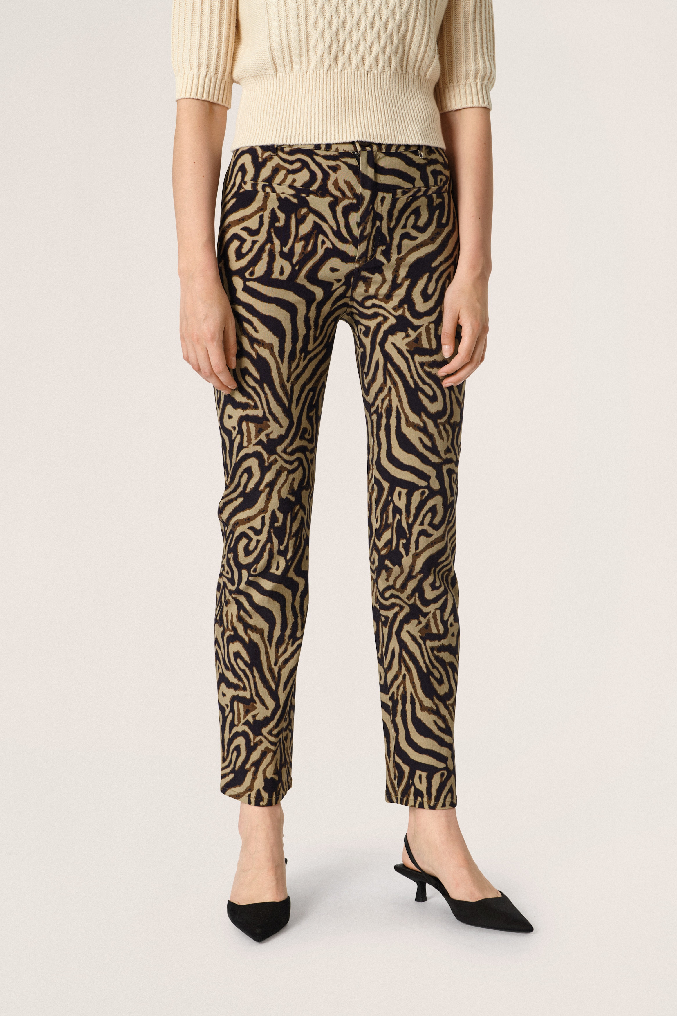 SLSharona Trousers LOOKBOOK FRONT 30406312-301485