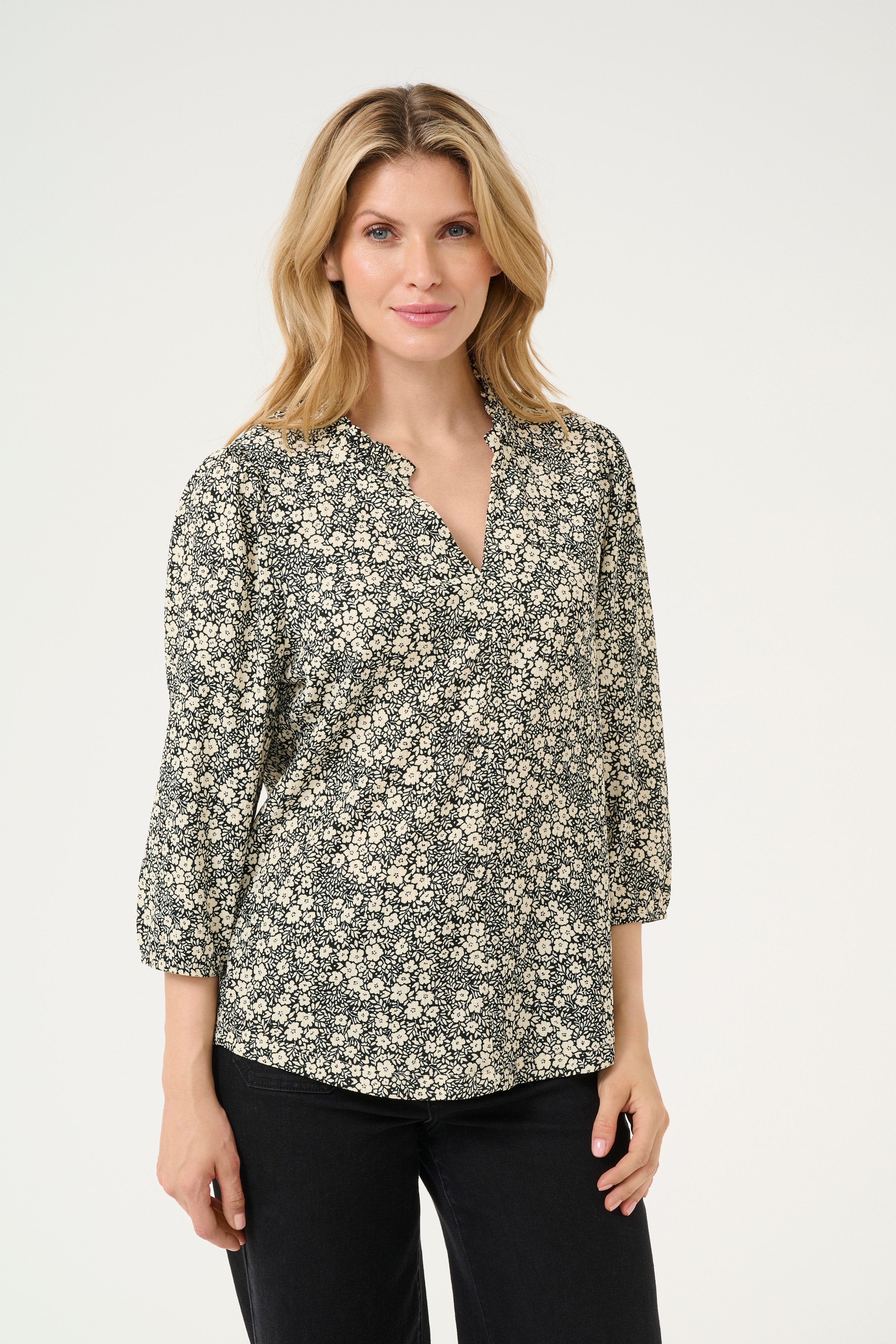 KAkatrine Blouse LOOKBOOK FRONT 10509791-107121