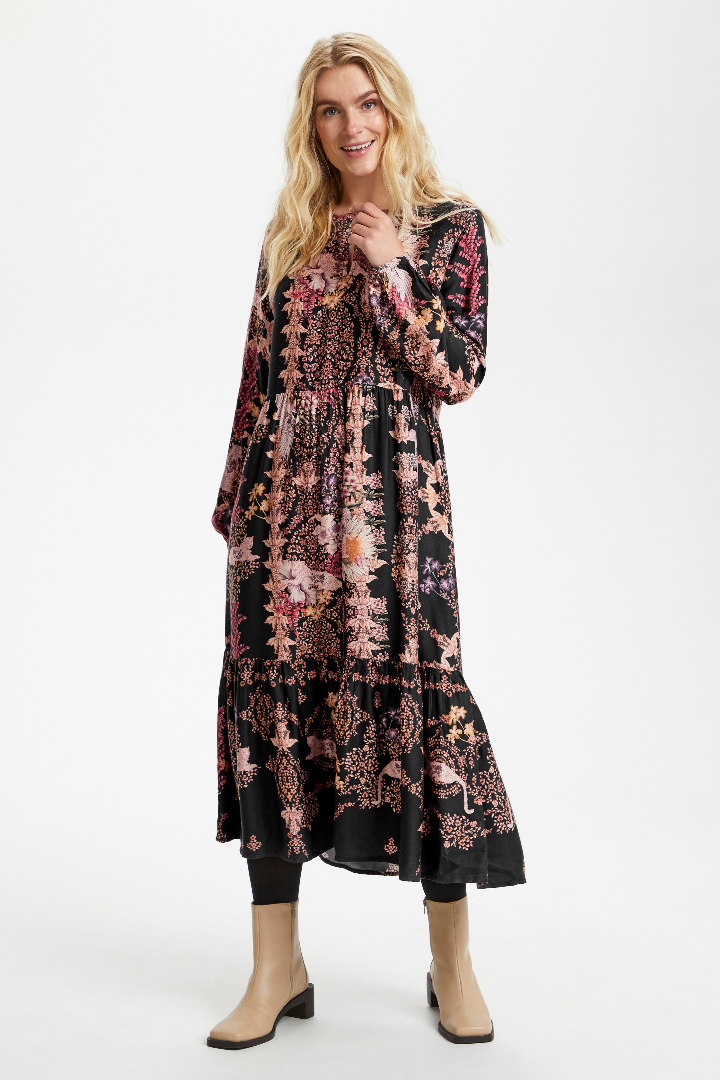 CRTigia Kjole LOOKBOOK FRONT 10608626-101681