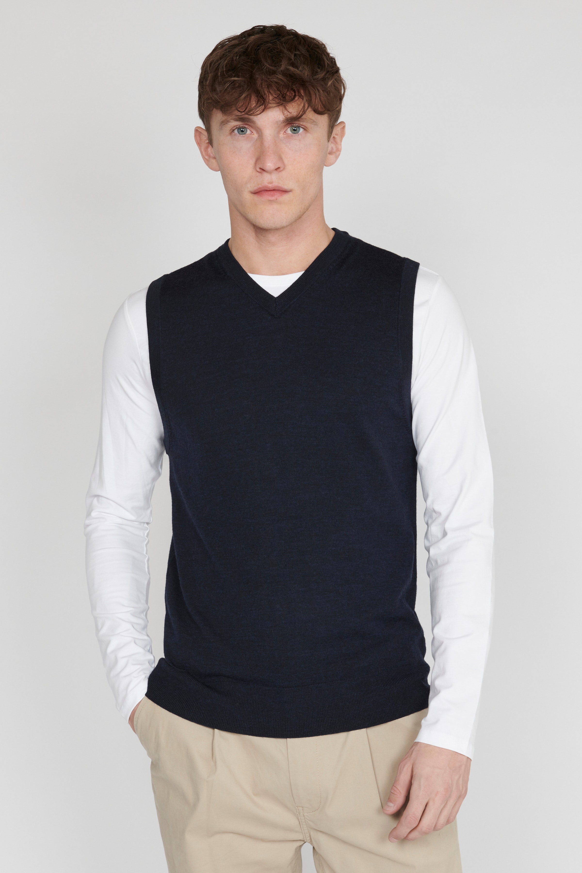 MAtheodore Vest LOOKBOOK FRONT 30206512-1940111