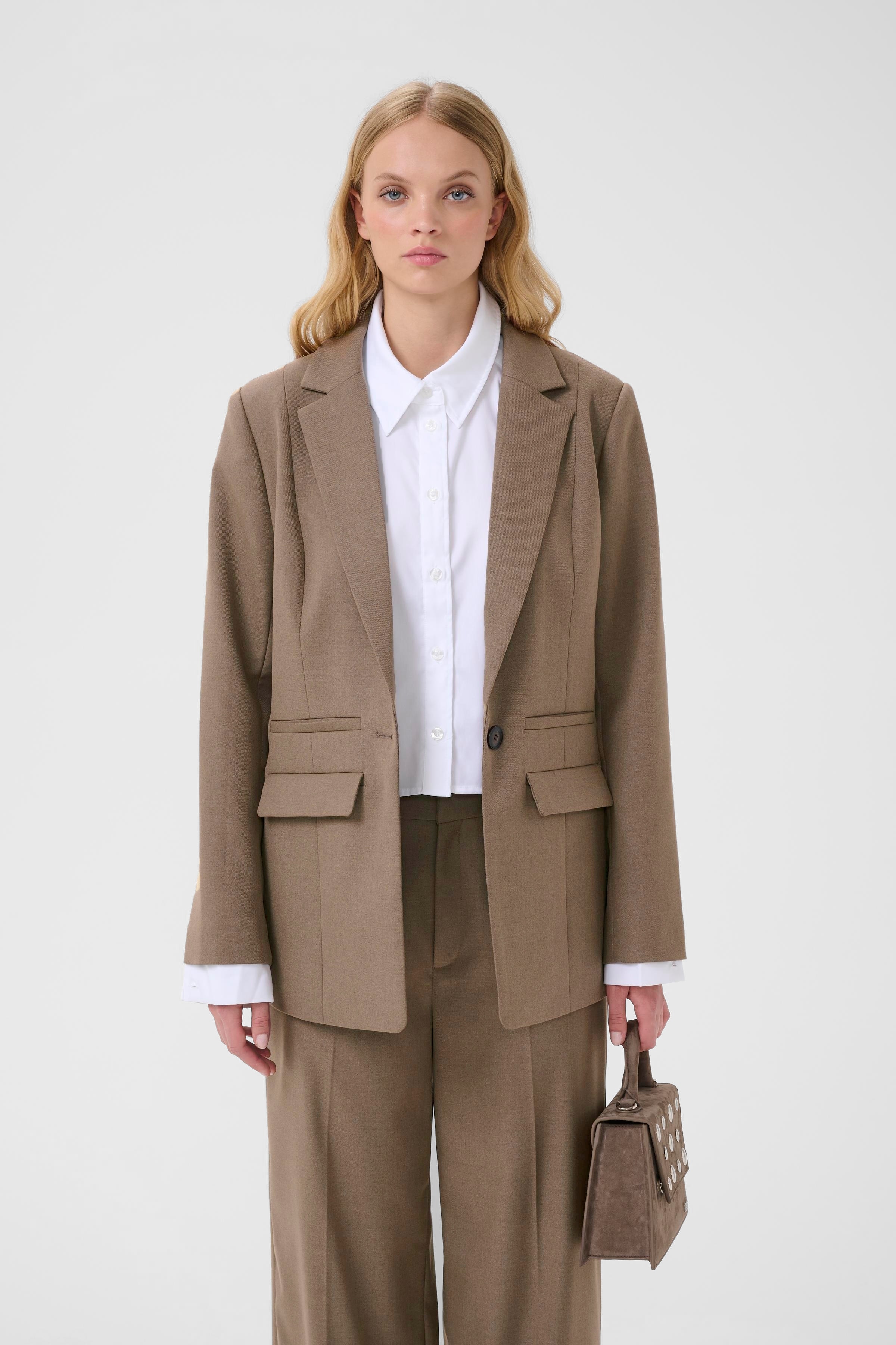 GZpaula Blazer LOOKBOOK FRONT 10910914-106856