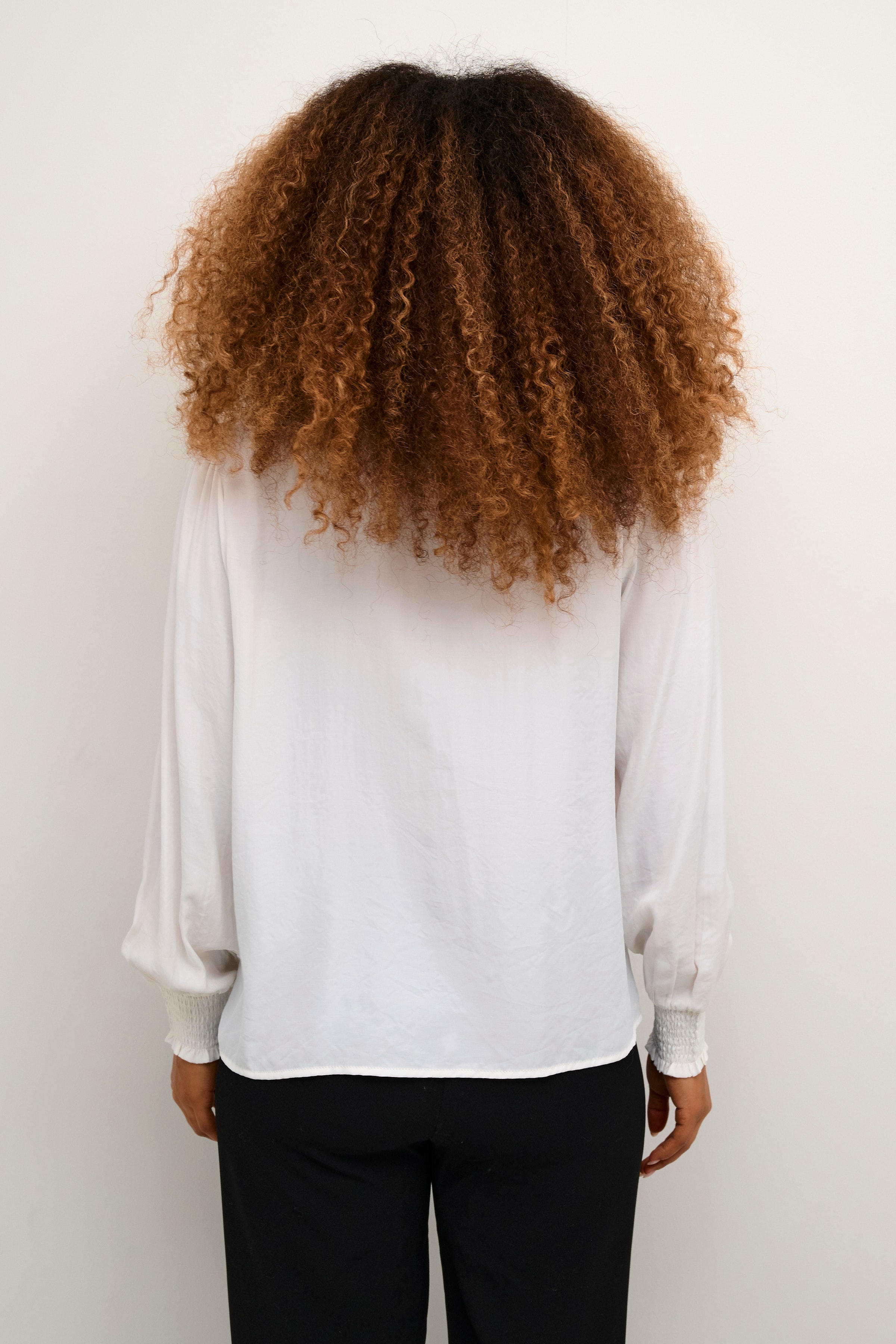 CRNola Shirt LOOKBOOK BACK 10613078-110602