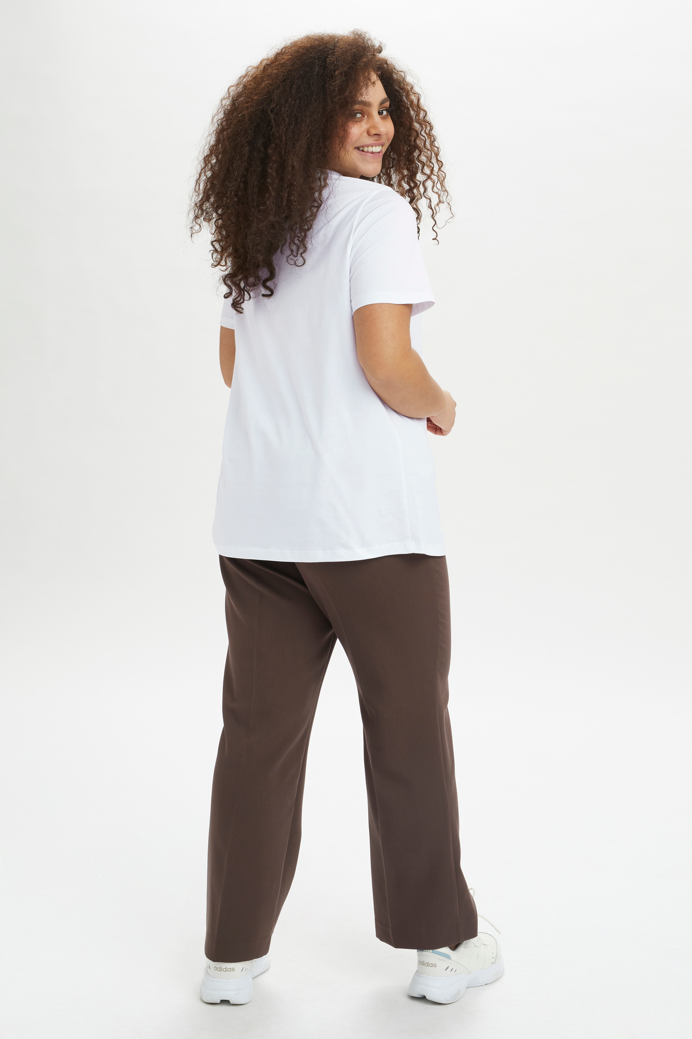 KCveronica T-shirt LOOKBOOK BACK 10580541-110601