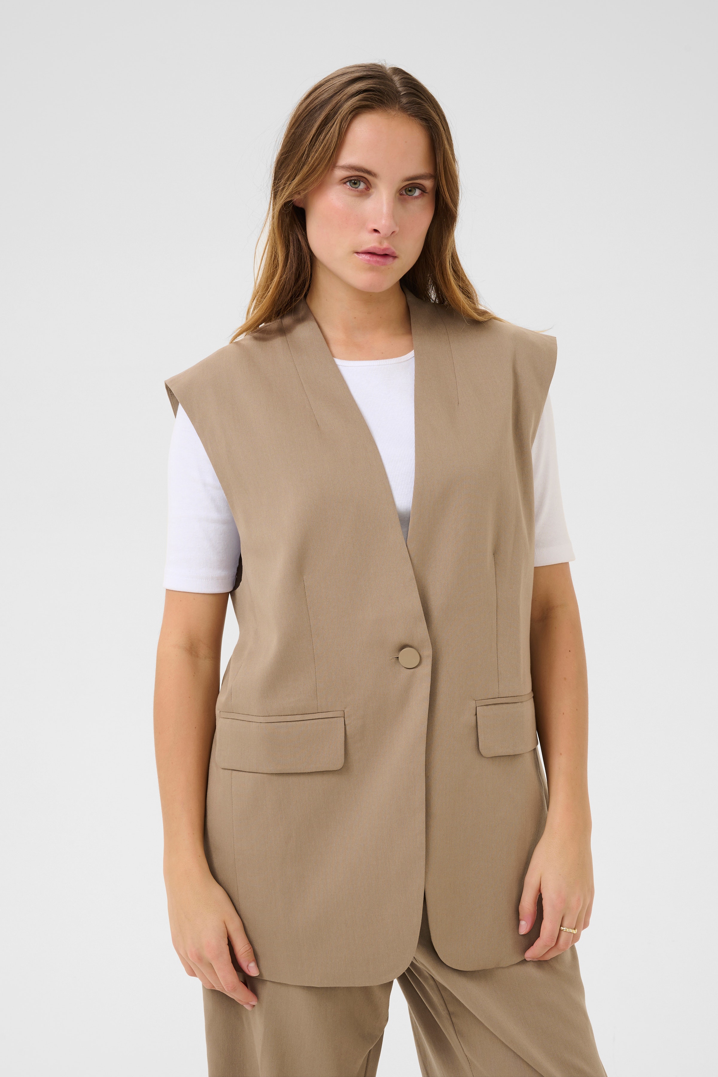 BPamalie Vest LOOKBOOK FRONT 10590815-171312B